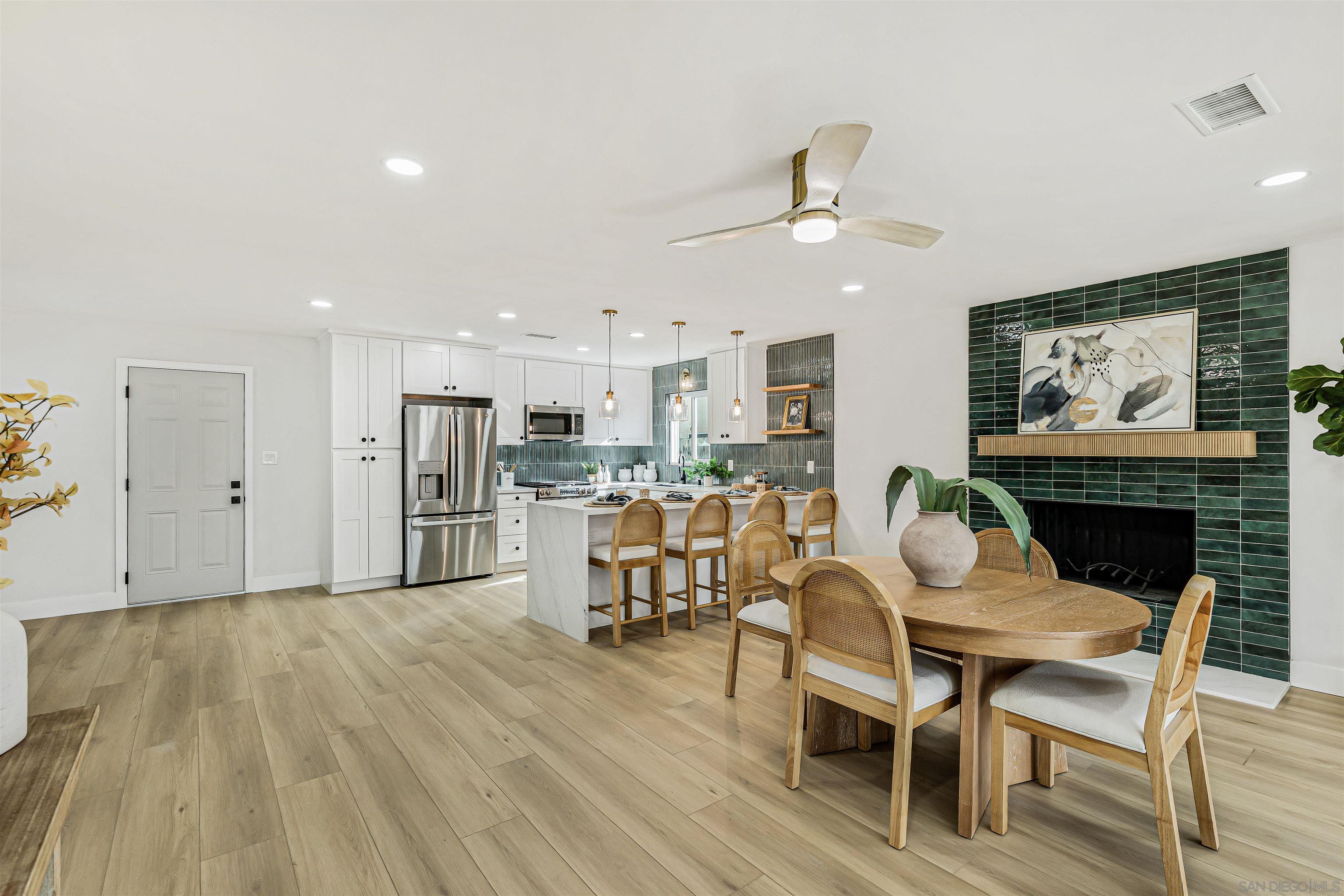 Detail Gallery Image 10 of 28 For 4820  Siesta Dr, Oceanside,  CA 92057 - 3 Beds | 2 Baths