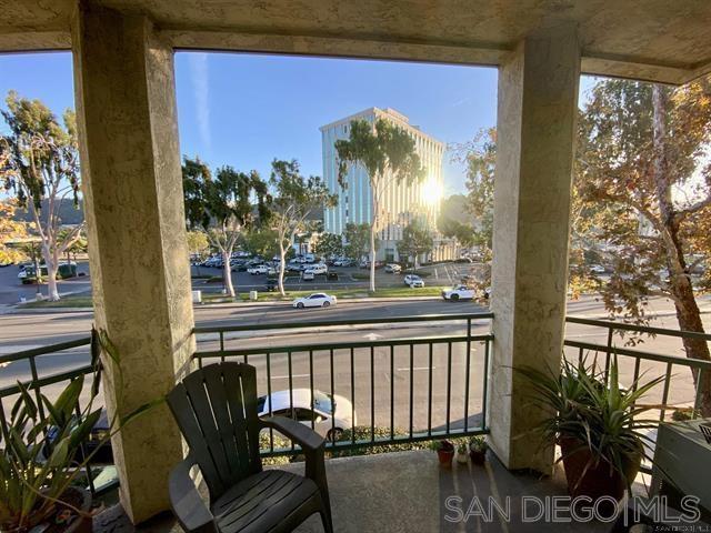 Detail Gallery Image 3 of 11 For 2020  Camino De La Reina  204, San Diego,  CA 92108 - 2 Beds | 2 Baths