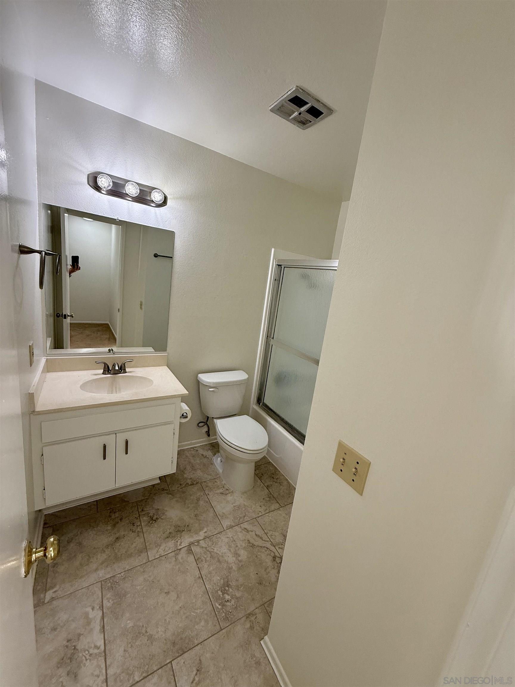 Detail Gallery Image 10 of 11 For 2139  via Esmarca, Oceanside,  CA 92054 - 2 Beds | 1/1 Baths