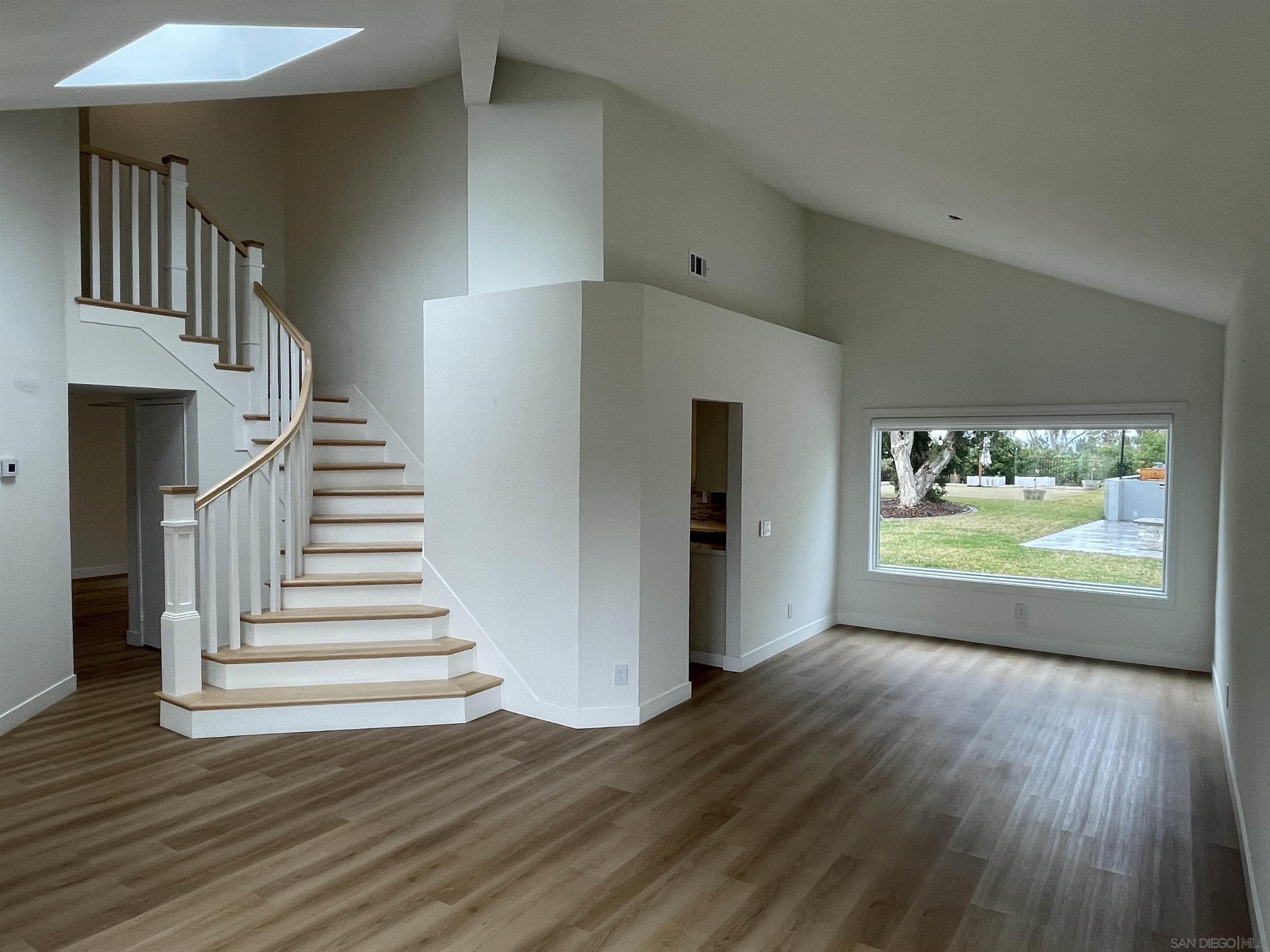 Detail Gallery Image 2 of 21 For 5284  Rosewood Dr., Oceanside,  CA 92056 - 3 Beds | 2/1 Baths