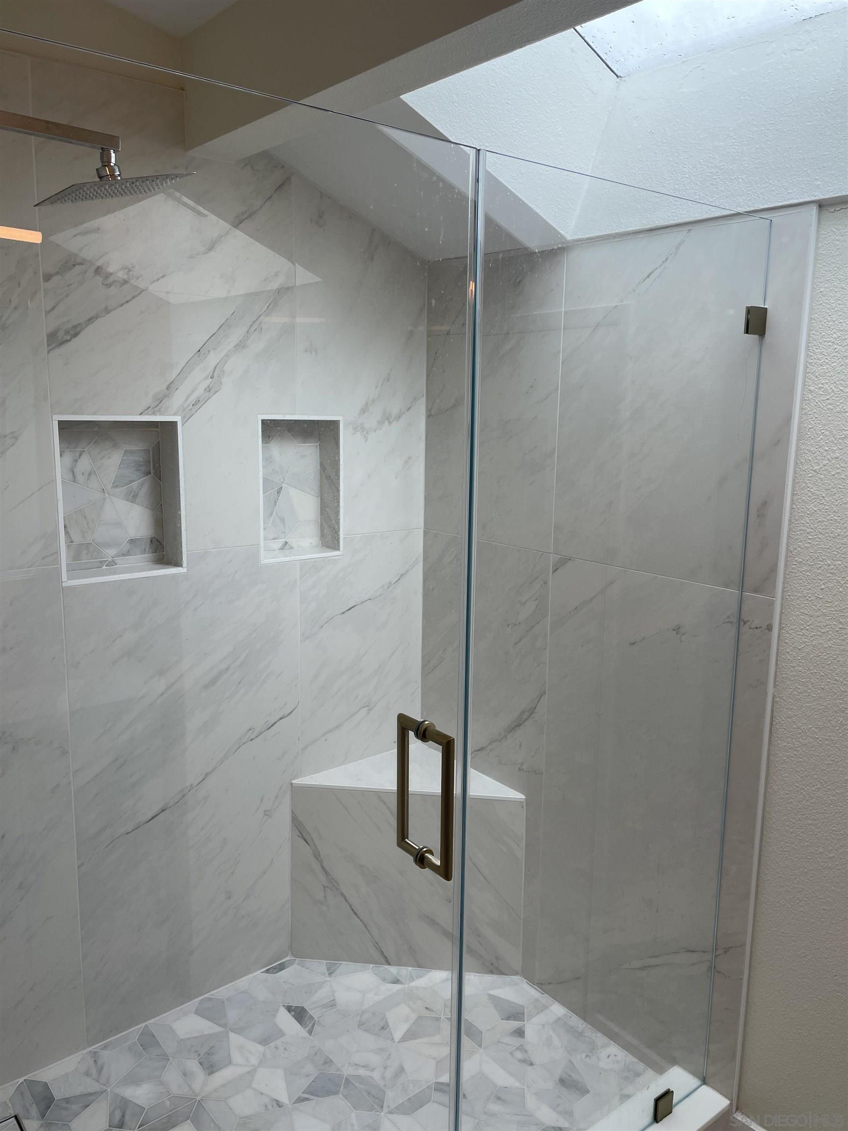 Detail Gallery Image 12 of 21 For 5284  Rosewood Dr., Oceanside,  CA 92056 - 3 Beds | 2/1 Baths