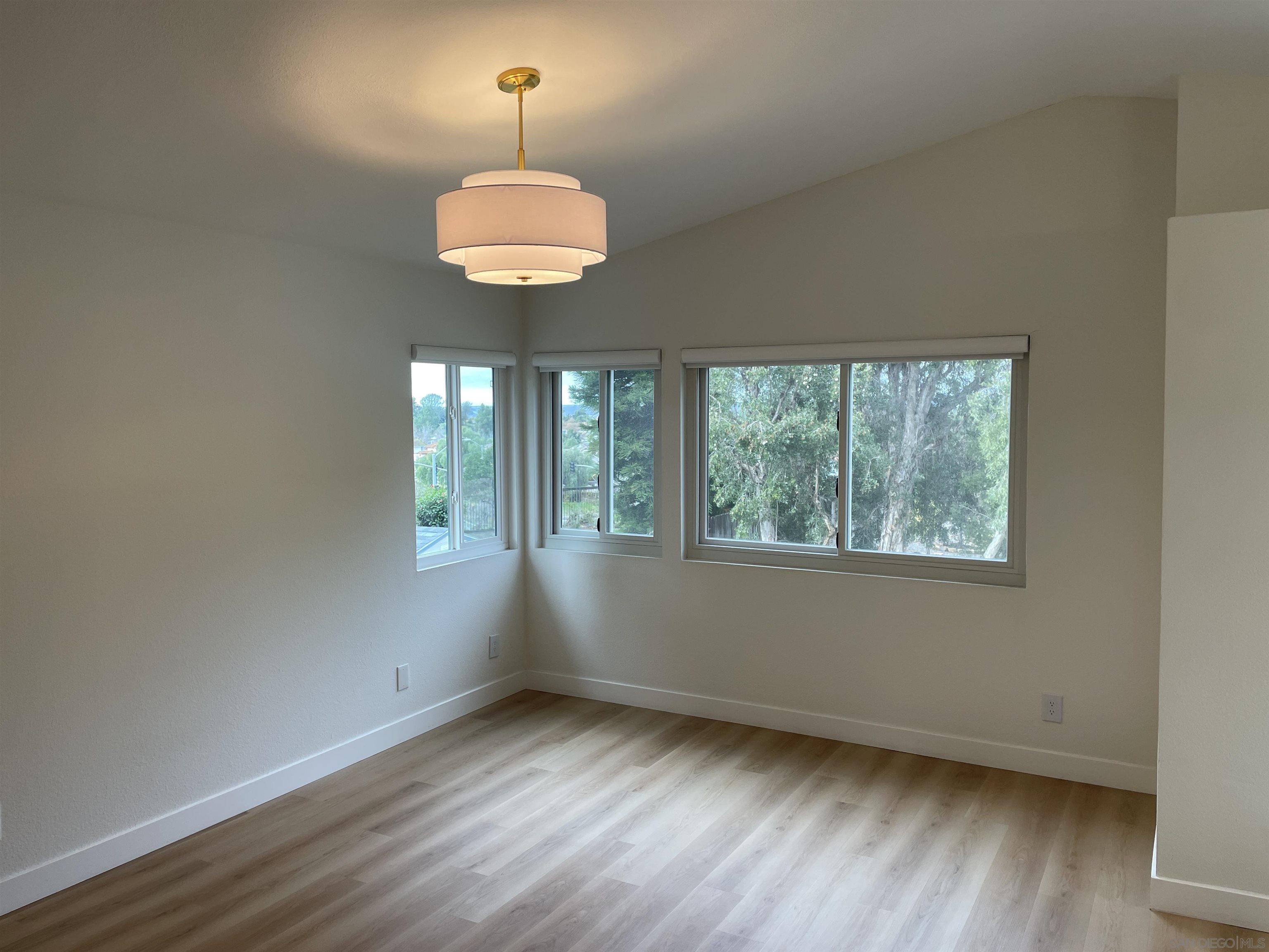 Detail Gallery Image 13 of 21 For 5284  Rosewood Dr., Oceanside,  CA 92056 - 3 Beds | 2/1 Baths