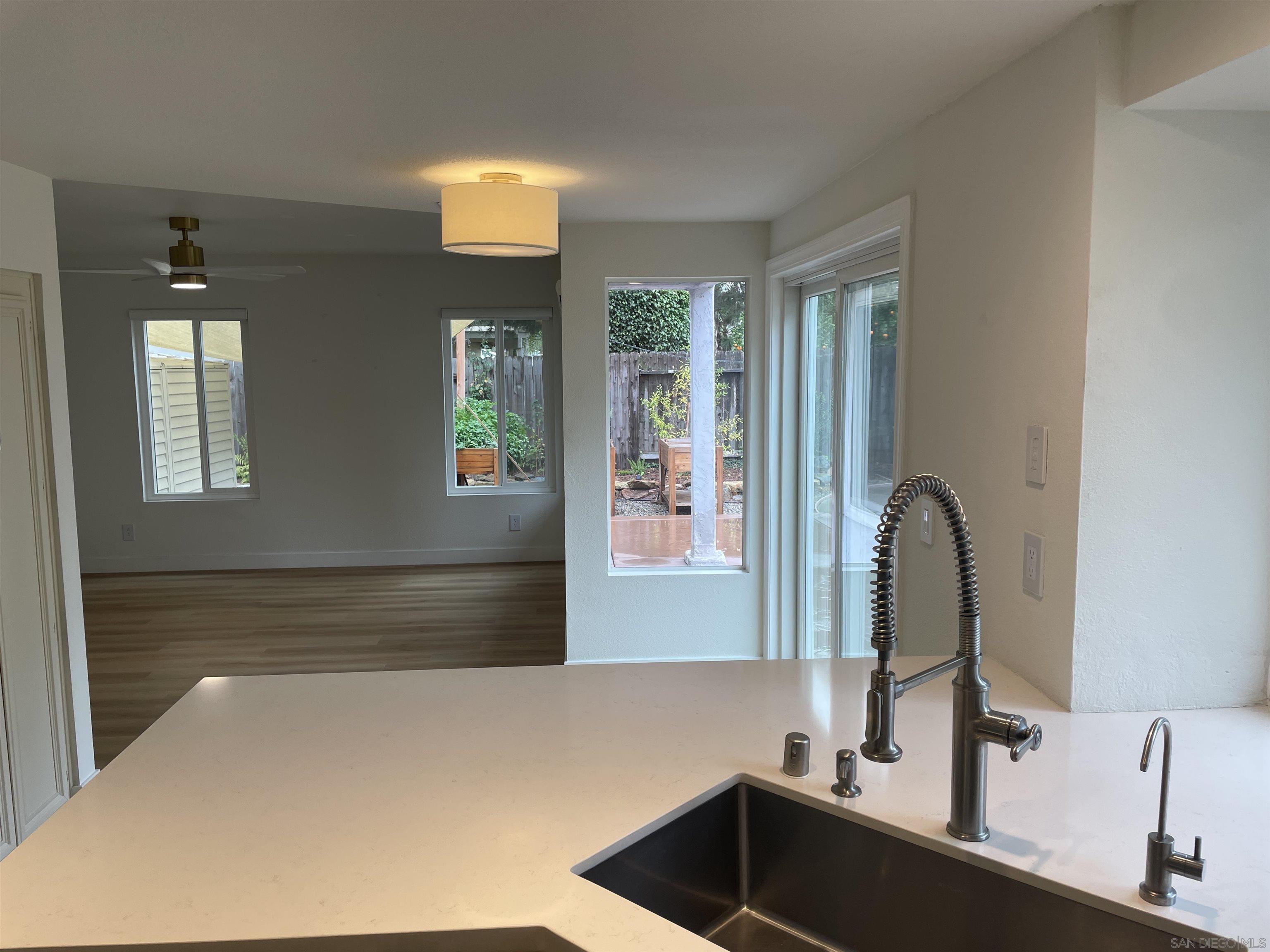 Detail Gallery Image 6 of 21 For 5284  Rosewood Dr., Oceanside,  CA 92056 - 3 Beds | 2/1 Baths