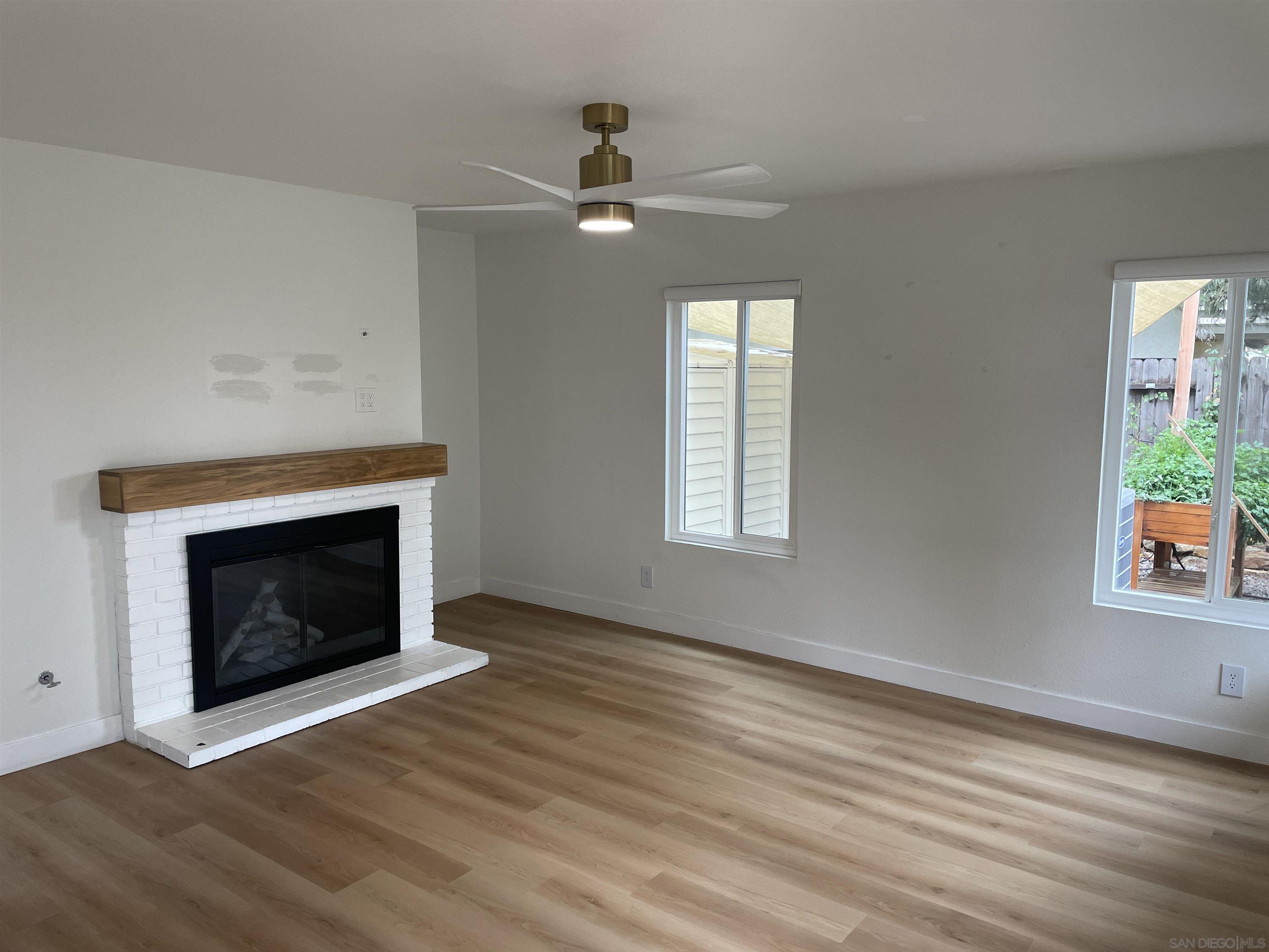 Detail Gallery Image 7 of 21 For 5284  Rosewood Dr., Oceanside,  CA 92056 - 3 Beds | 2/1 Baths