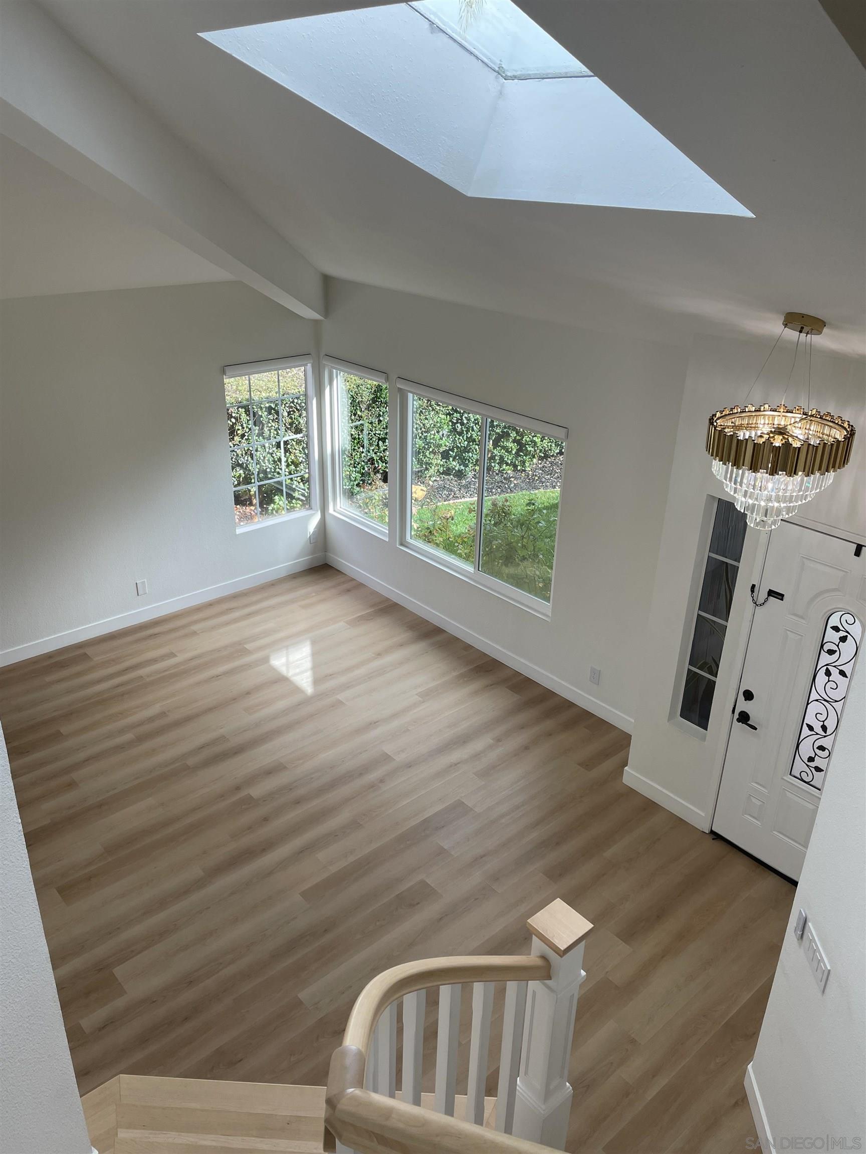 Detail Gallery Image 9 of 21 For 5284  Rosewood Dr., Oceanside,  CA 92056 - 3 Beds | 2/1 Baths