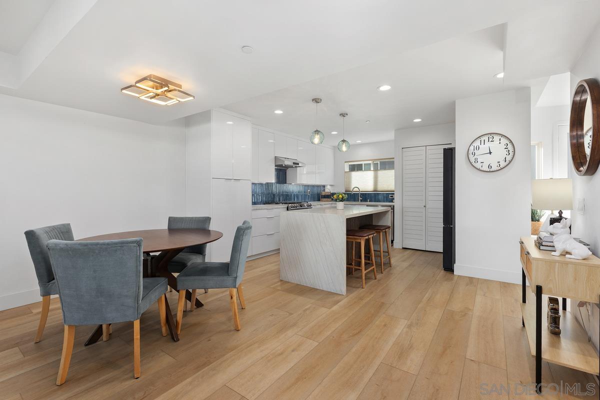 Detail Gallery Image 12 of 40 For 401 N Coast Hwy  #303,  Oceanside,  CA 92054 - 3 Beds | 3 Baths