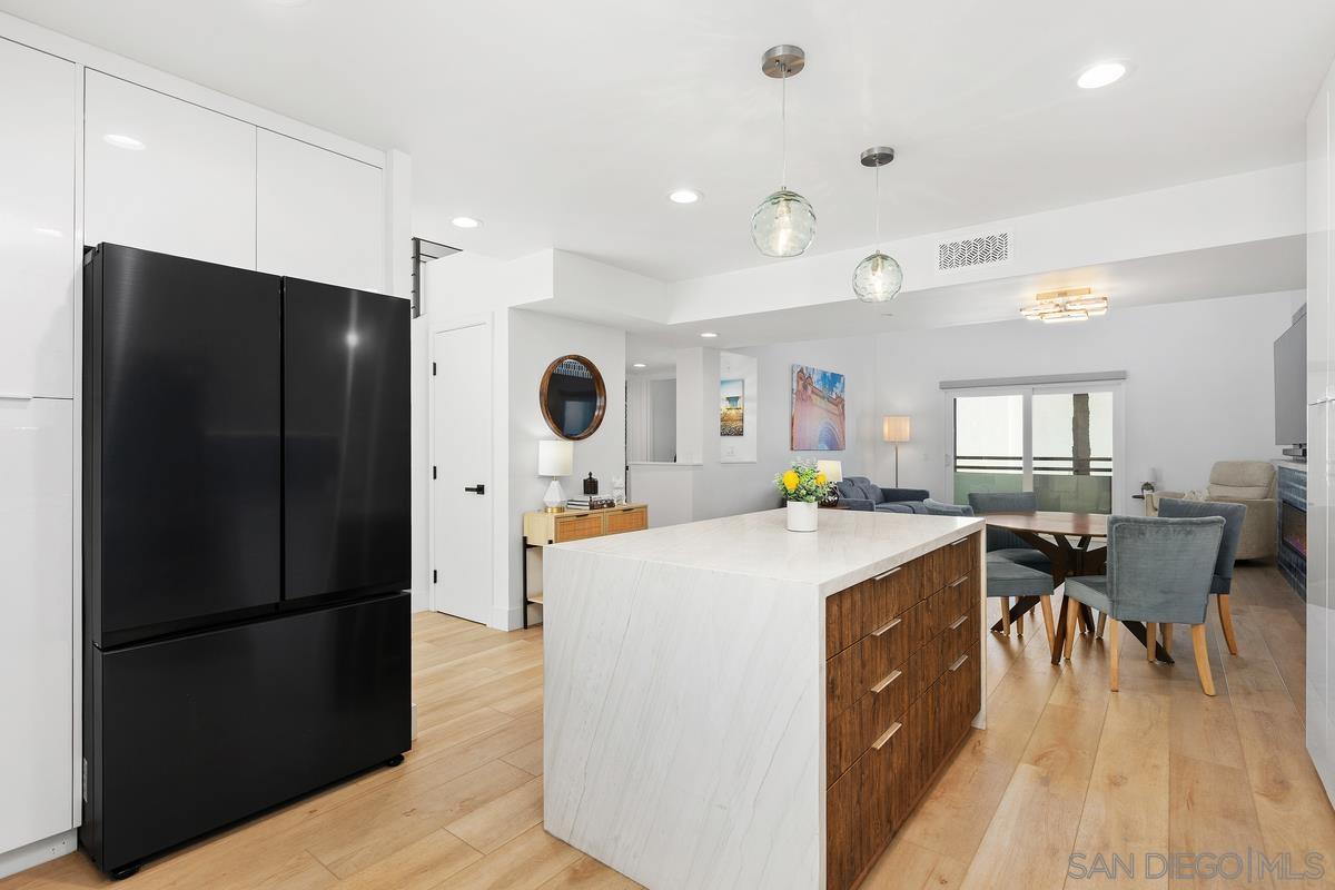 Detail Gallery Image 8 of 40 For 401 N Coast Hwy  #303,  Oceanside,  CA 92054 - 3 Beds | 3 Baths