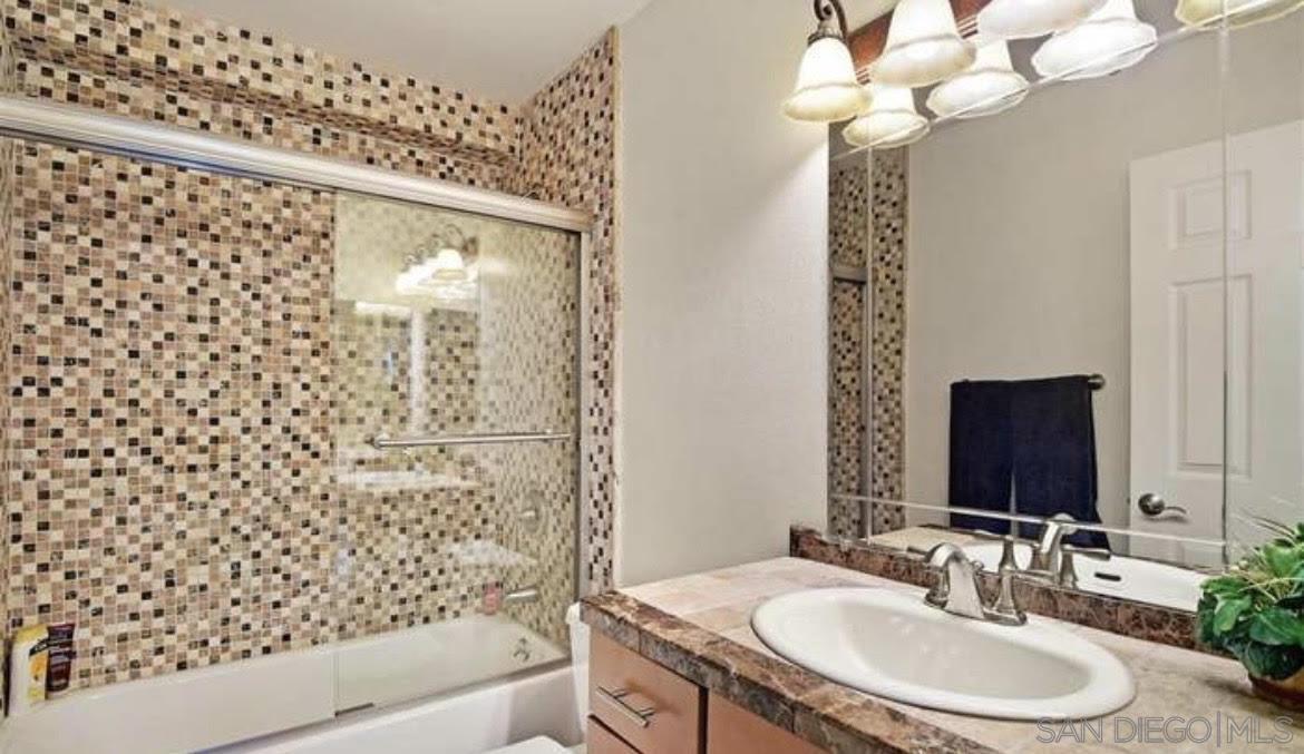 Detail Gallery Image 12 of 20 For 6371  Rancho Mission Rd  10, San Diego,  CA 92108 - 2 Beds | 2 Baths