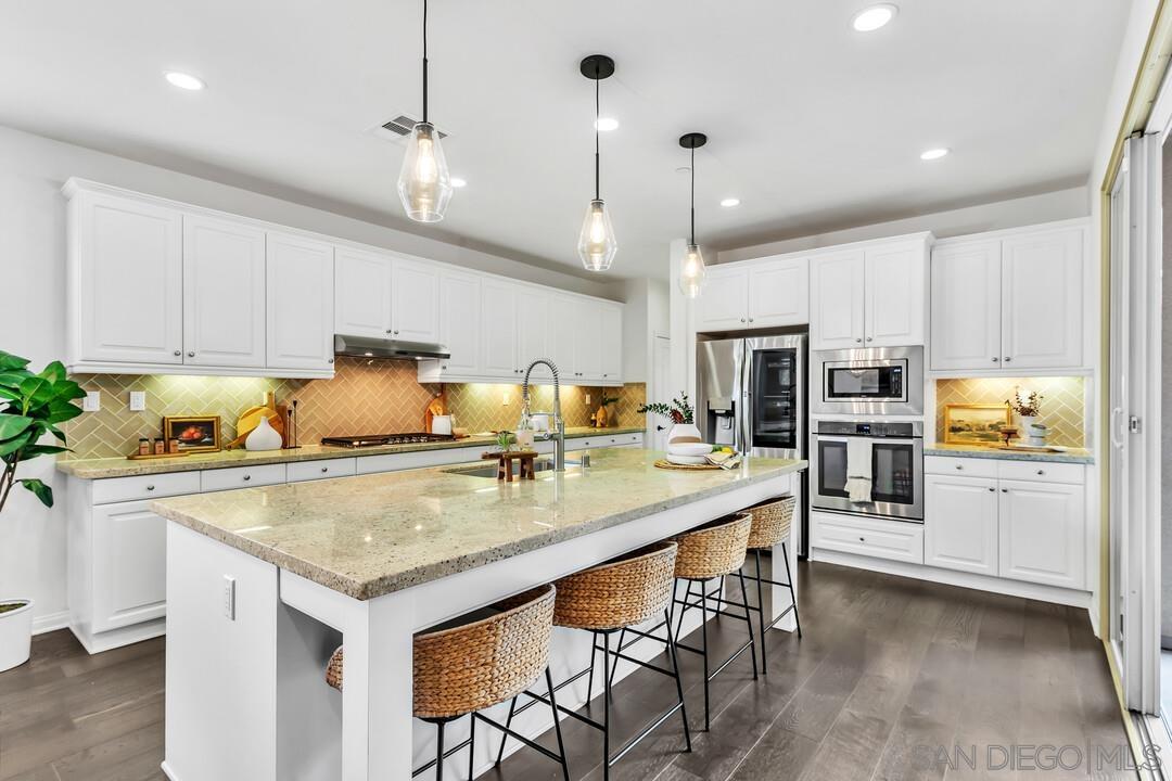 Detail Gallery Image 16 of 52 For 3035  Starry Night Dr, Escondido,  CA 92029 - 5 Beds | 4/1 Baths