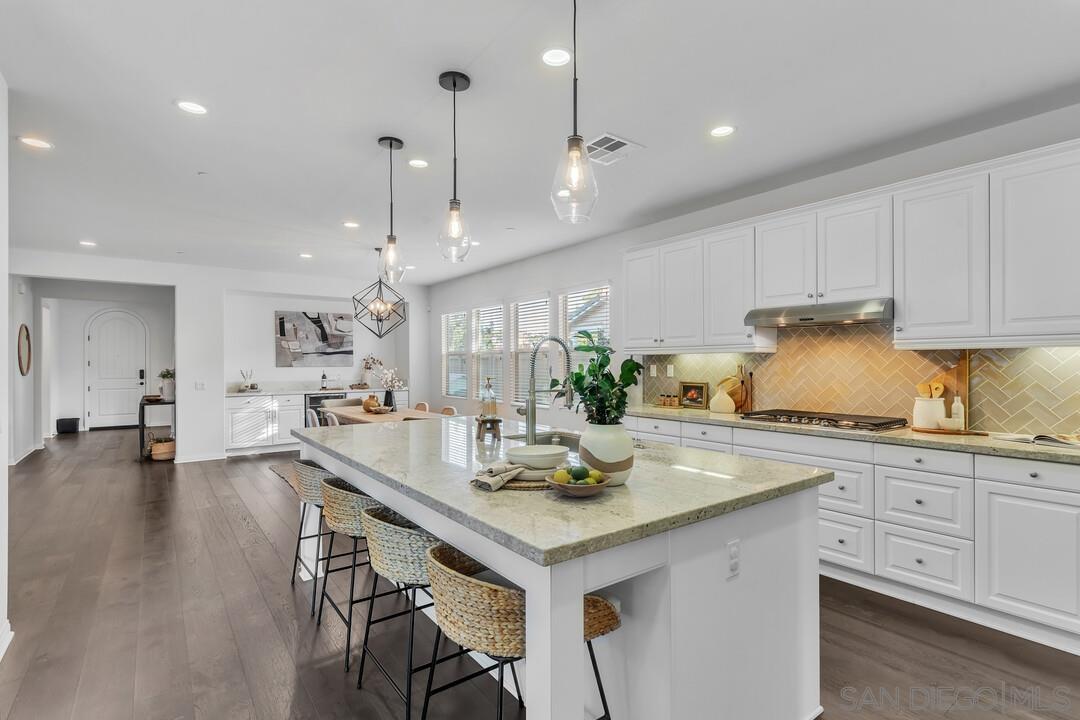 Detail Gallery Image 19 of 52 For 3035  Starry Night Dr, Escondido,  CA 92029 - 5 Beds | 4/1 Baths