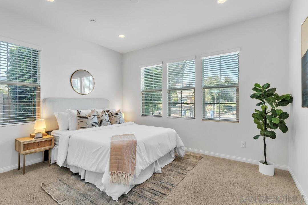 Detail Gallery Image 7 of 52 For 3035  Starry Night Dr, Escondido,  CA 92029 - 5 Beds | 4/1 Baths