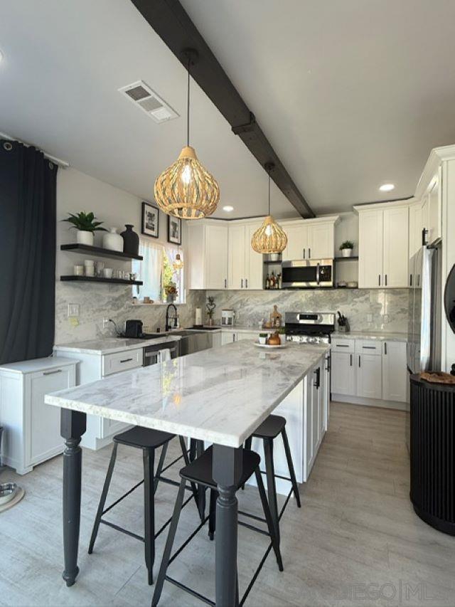 Detail Gallery Image 2 of 30 For 15851  Riparian Road, Poway,  CA 92064 - 1 Beds | 2 Baths