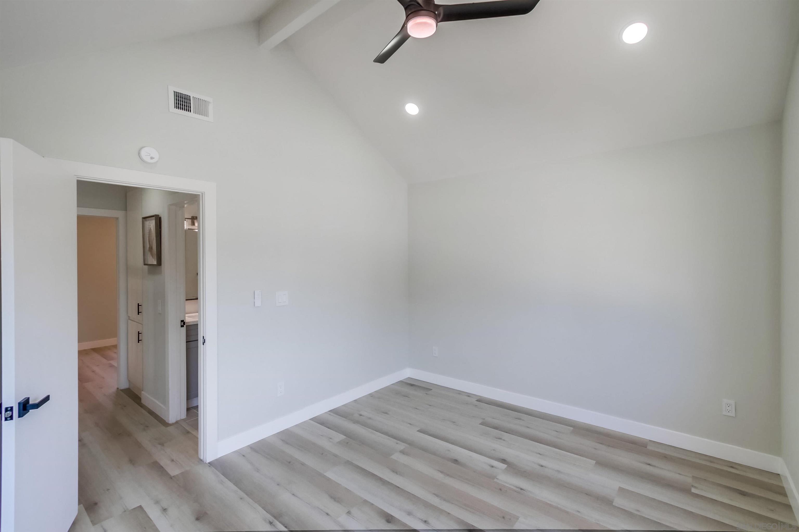 Detail Gallery Image 26 of 52 For 10690  Esmeraldas Drive, San Diego,  CA 92124 - 3 Beds | 1/1 Baths