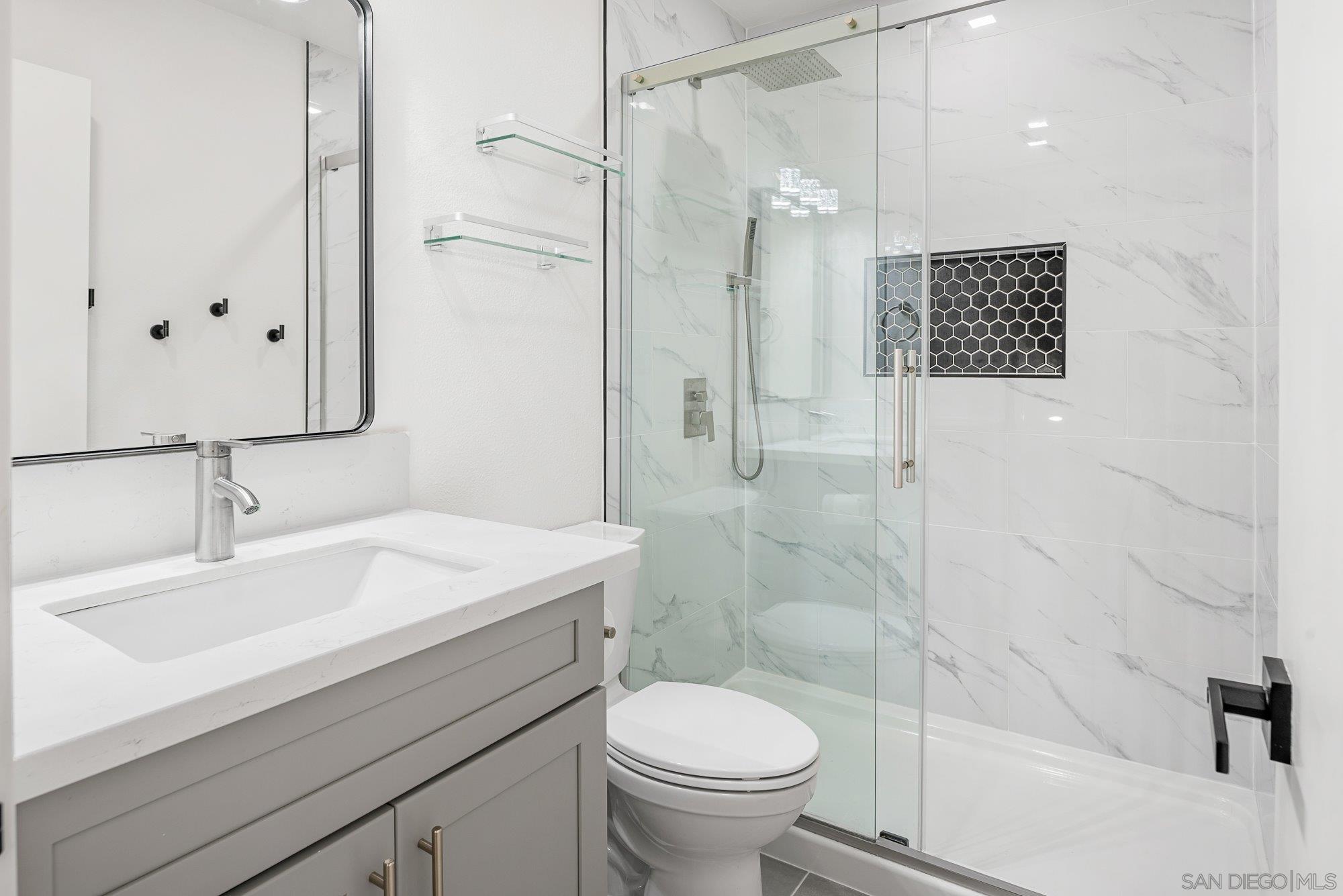 Detail Gallery Image 29 of 52 For 10690  Esmeraldas Drive, San Diego,  CA 92124 - 3 Beds | 1/1 Baths