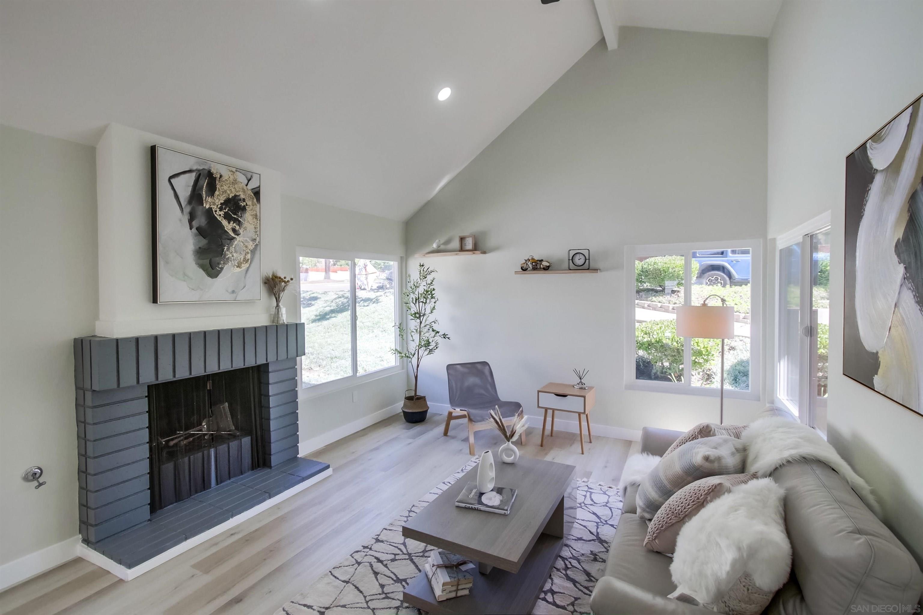 Detail Gallery Image 4 of 52 For 10690  Esmeraldas Drive, San Diego,  CA 92124 - 3 Beds | 1/1 Baths