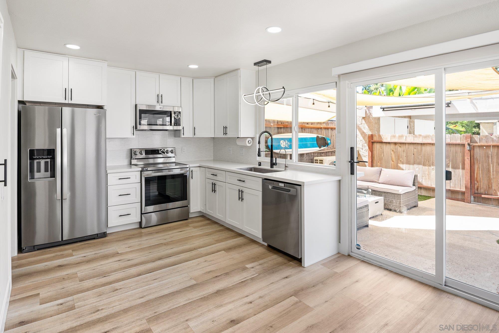 Detail Gallery Image 10 of 52 For 10690  Esmeraldas Drive, San Diego,  CA 92124 - 3 Beds | 1/1 Baths