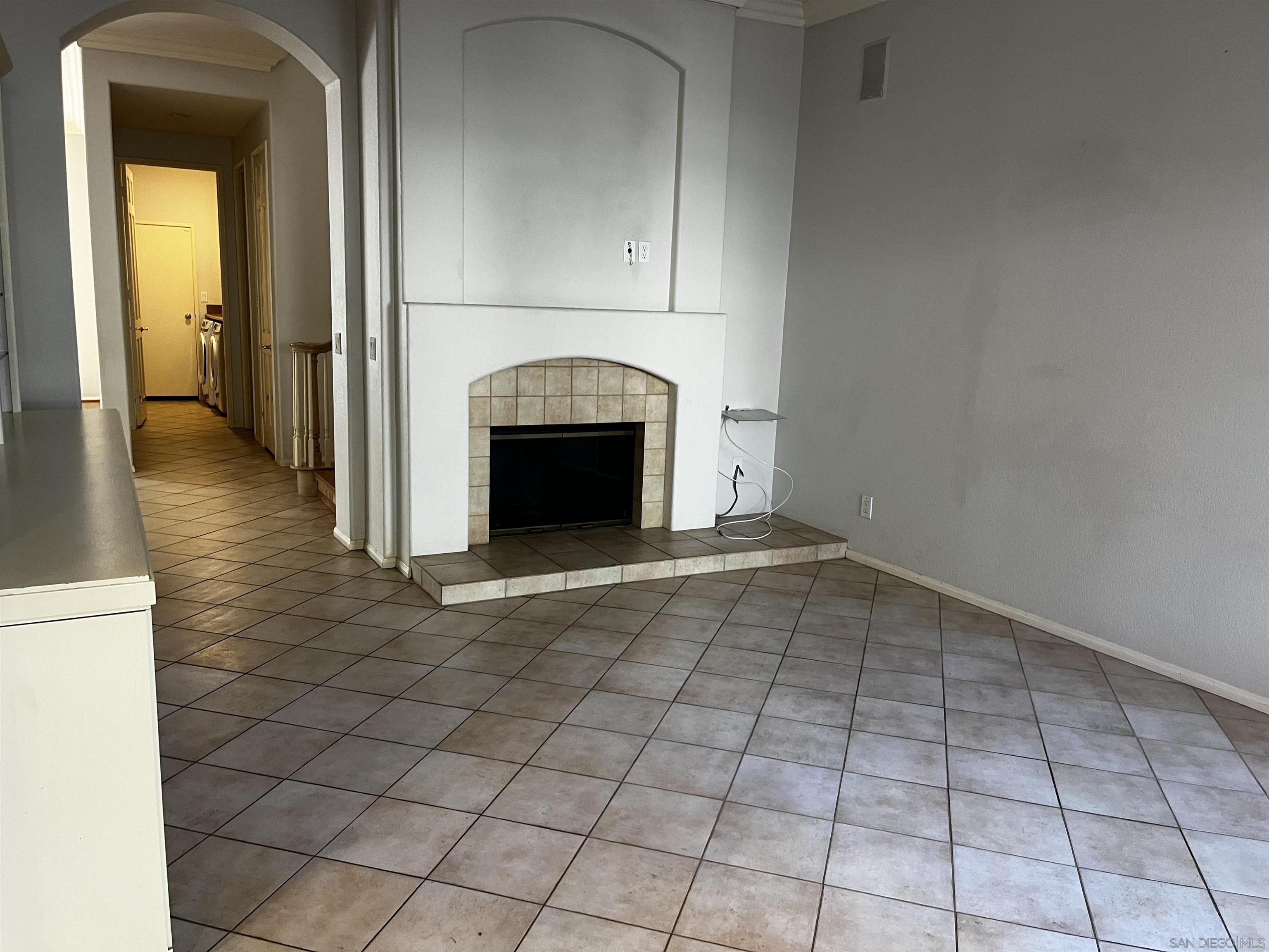 Detail Gallery Image 12 of 29 For 9797  Keeneland, La Jolla,  CA 92037 - 4 Beds | 3/1 Baths