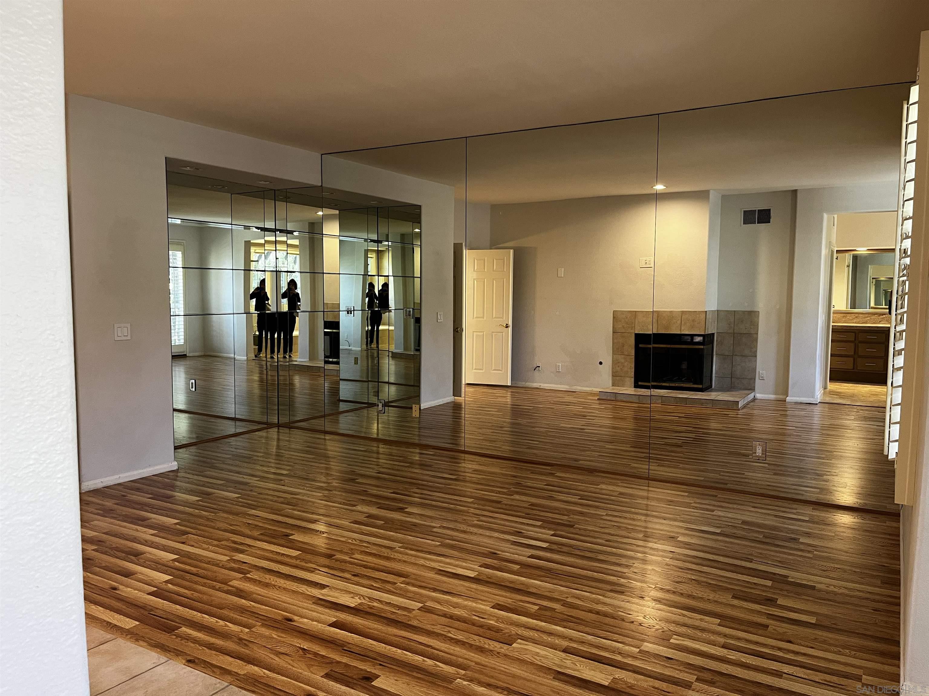 Detail Gallery Image 17 of 29 For 9797  Keeneland, La Jolla,  CA 92037 - 4 Beds | 3/1 Baths