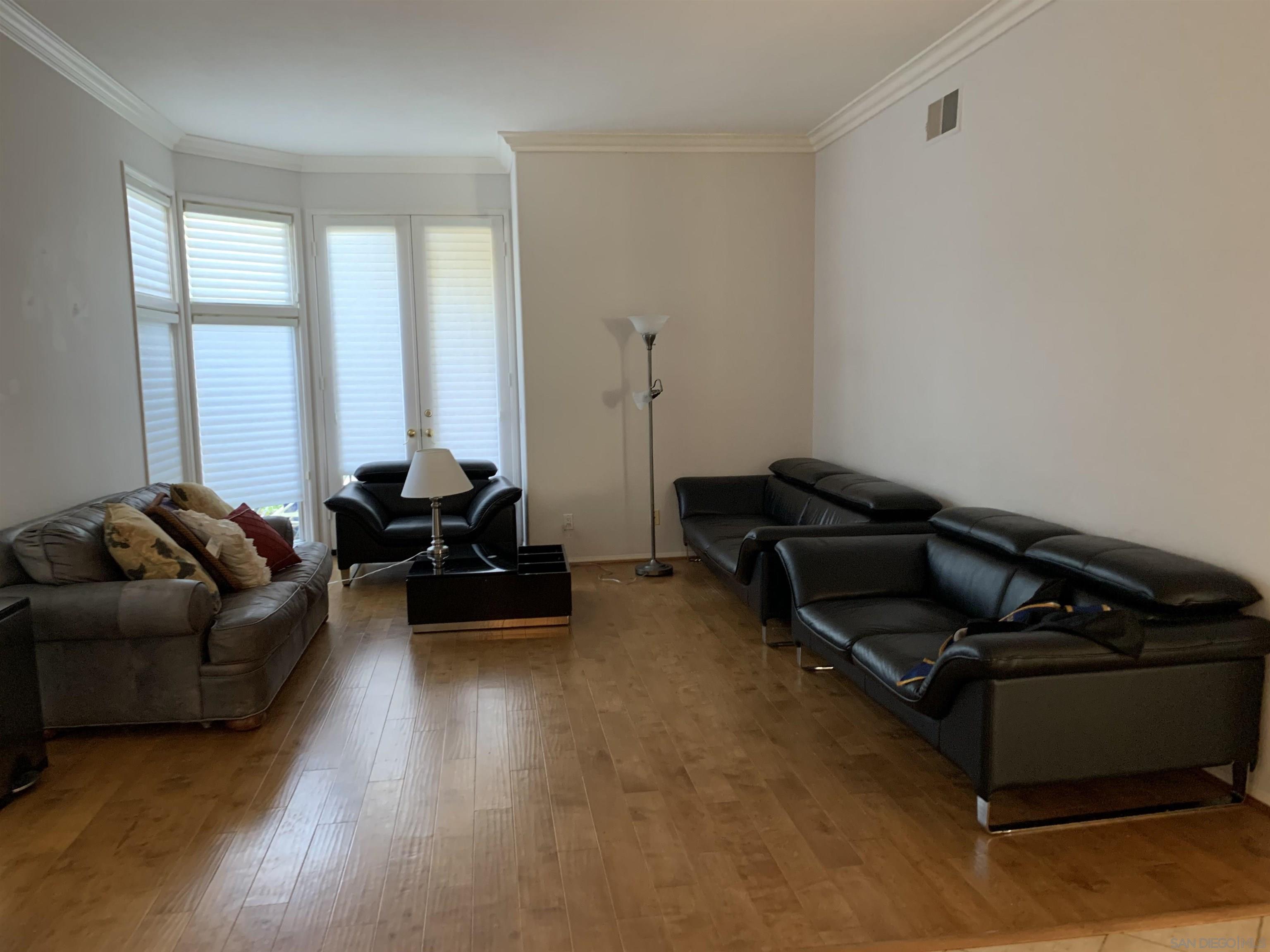 Detail Gallery Image 3 of 29 For 9797  Keeneland, La Jolla,  CA 92037 - 4 Beds | 3/1 Baths