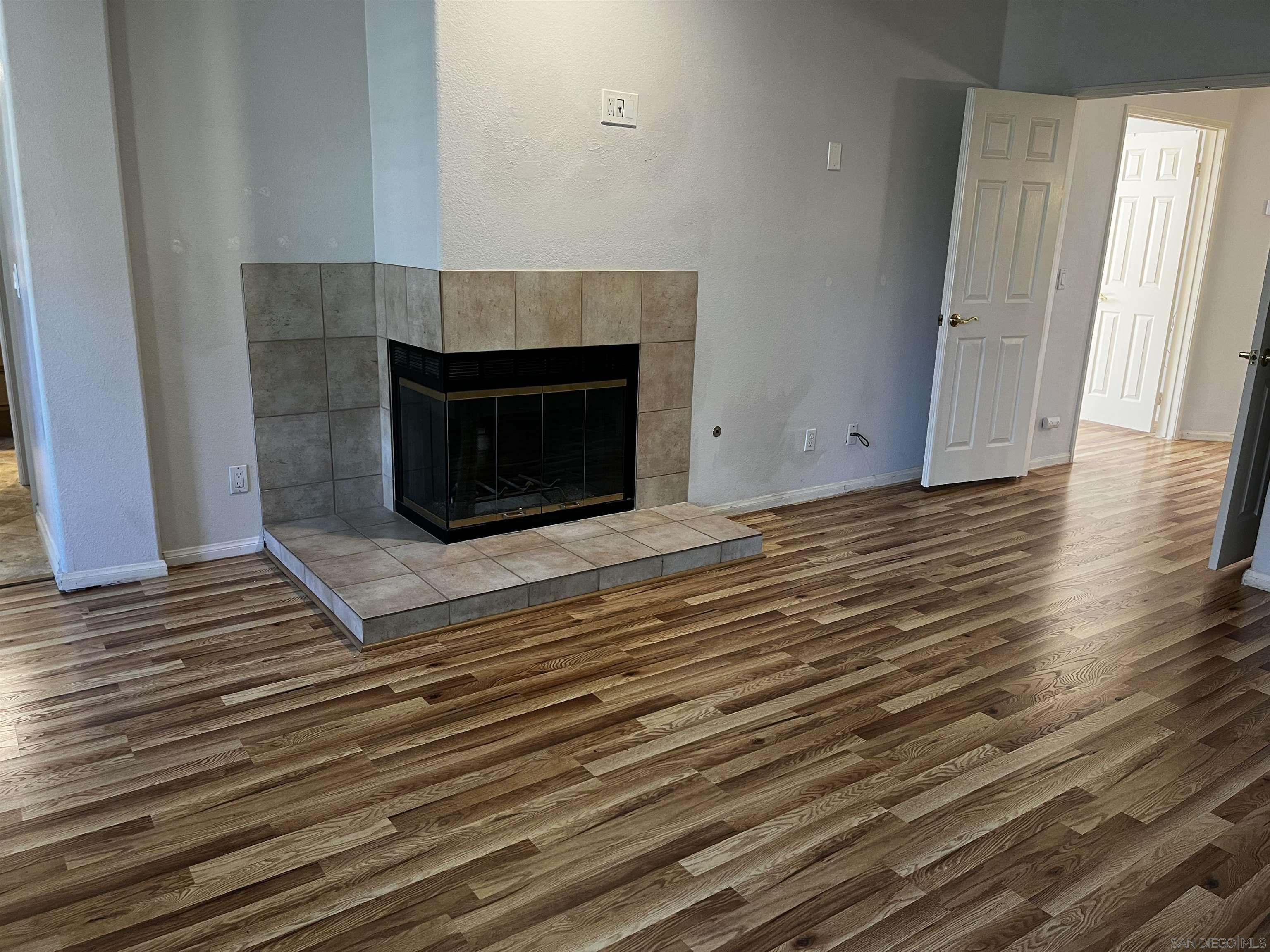 Detail Gallery Image 19 of 29 For 9797  Keeneland, La Jolla,  CA 92037 - 4 Beds | 3/1 Baths