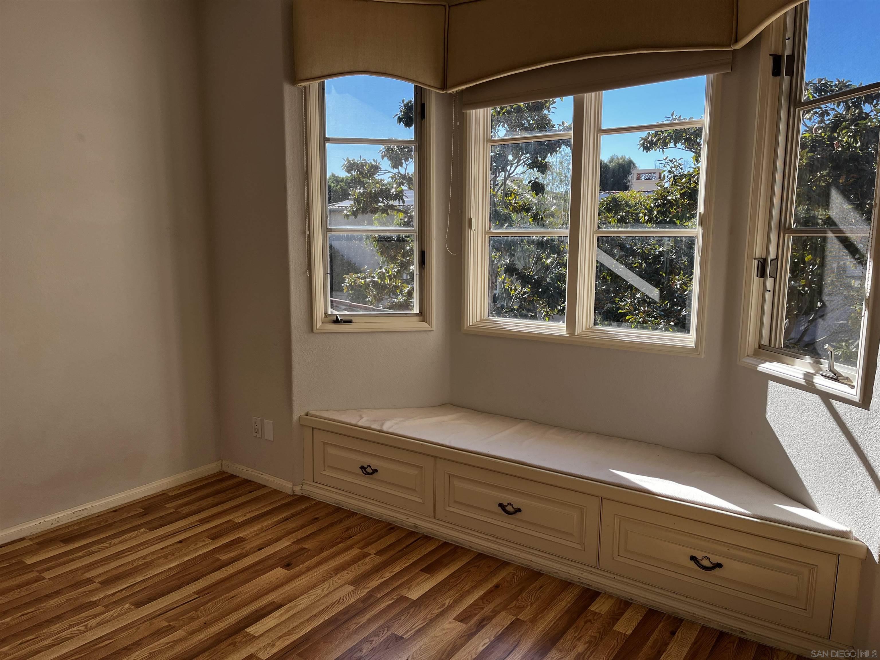 Detail Gallery Image 24 of 29 For 9797  Keeneland, La Jolla,  CA 92037 - 4 Beds | 3/1 Baths