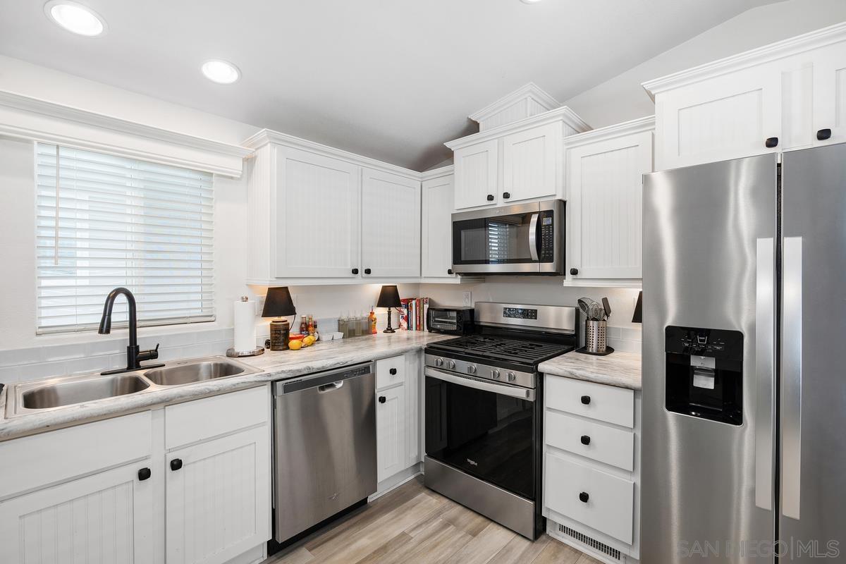 Detail Gallery Image 12 of 28 For 8545  Mission Gorge Rd  Spc 336a,  Santee,  CA 92071 - 1 Beds | 1/1 Baths