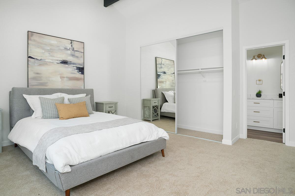 Detail Gallery Image 12 of 22 For 4566  Hancock Cir, Oceanside,  CA 92056 - 4 Beds | 3 Baths