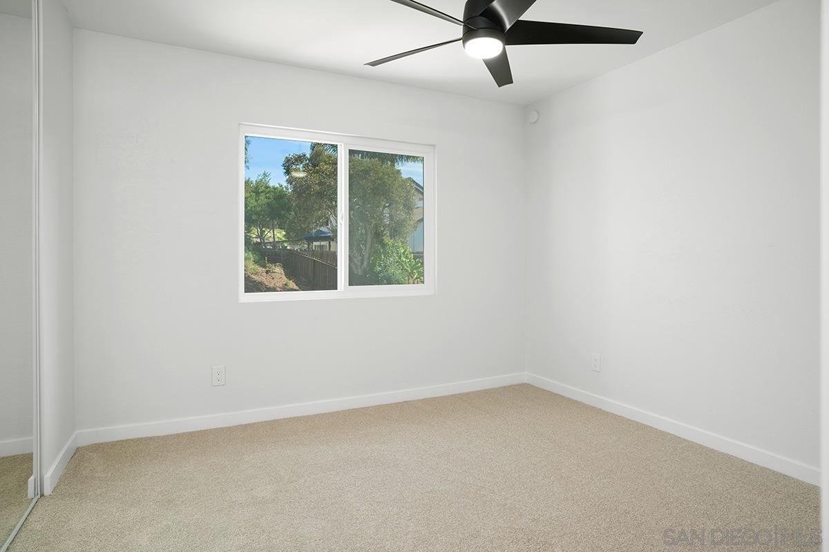 Detail Gallery Image 18 of 22 For 4566  Hancock Cir, Oceanside,  CA 92056 - 4 Beds | 3 Baths