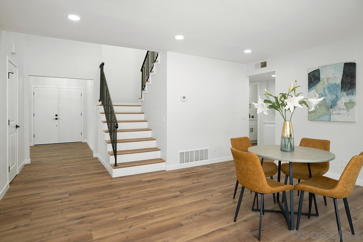 Detail Gallery Image 10 of 22 For 4566  Hancock Cir, Oceanside,  CA 92056 - 4 Beds | 3 Baths