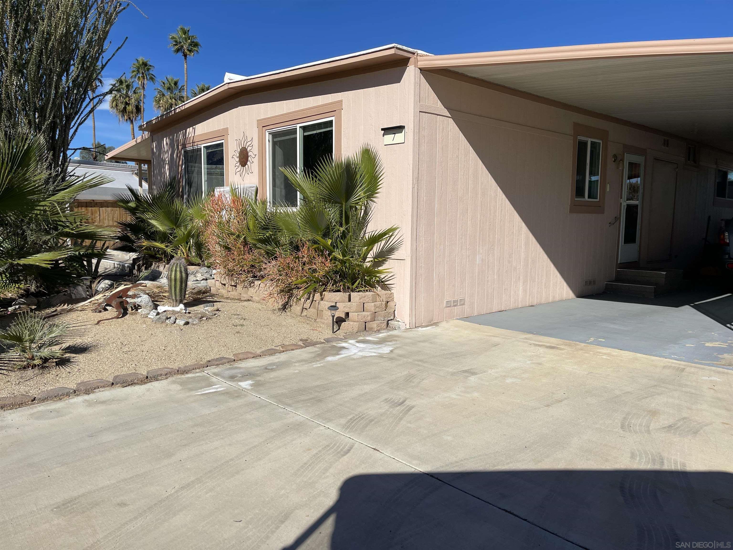 Detail Gallery Image 2 of 19 For 1010  Palm Canyon Dr  7, Borrego Springs,  CA 92004 - 2 Beds | 2 Baths