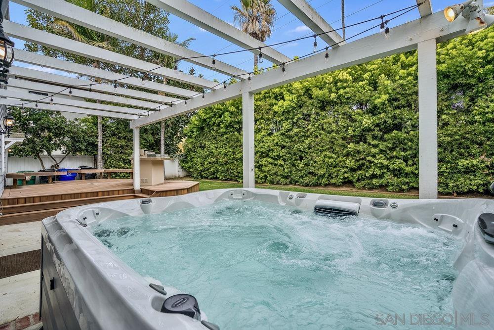 Detail Gallery Image 14 of 30 For 5247  Chelsea, La Jolla,  CA 92037 - 5 Beds | 3/1 Baths