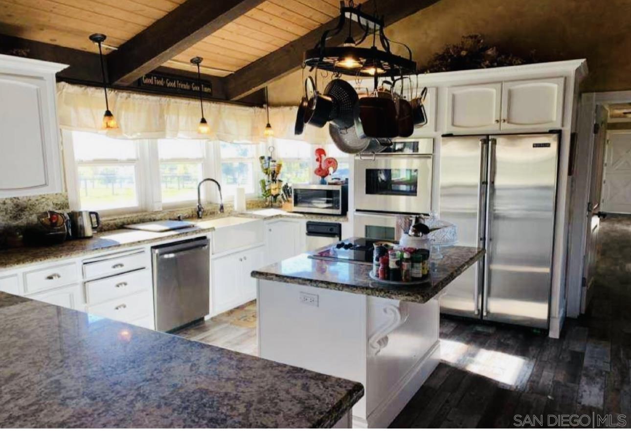 Detail Gallery Image 10 of 27 For 19901  Atkins Road, Lodi,  CA 95240 - 4 Beds | 3 Baths