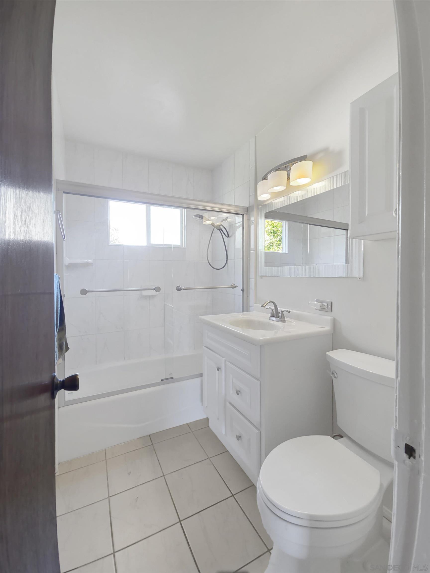 Detail Gallery Image 11 of 13 For 1693 N Mollison Ave, El Cajon,  CA 92021 - 3 Beds | 1 Baths