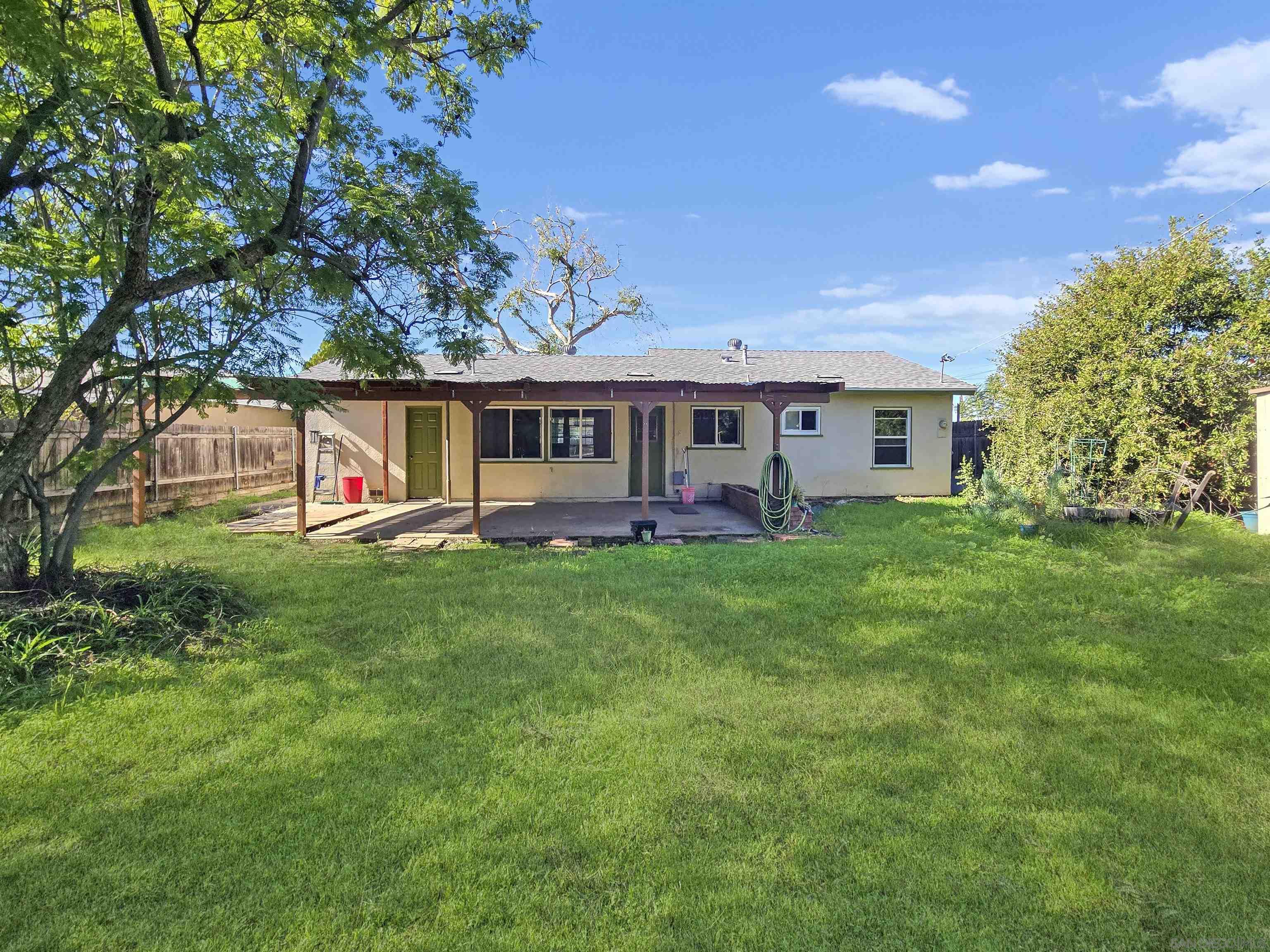 Detail Gallery Image 3 of 13 For 1693 N Mollison Ave, El Cajon,  CA 92021 - 3 Beds | 1 Baths