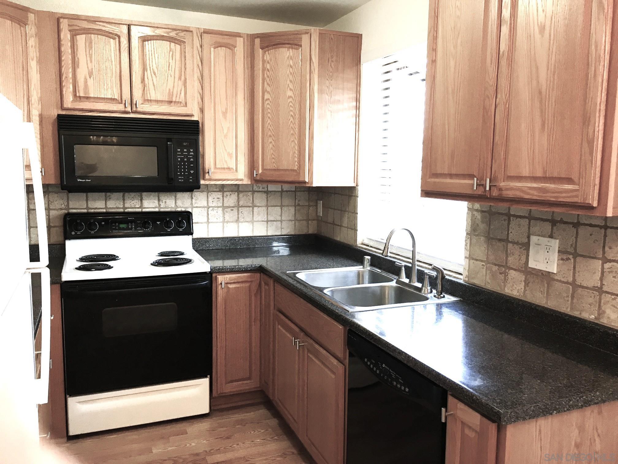 Detail Gallery Image 4 of 14 For 1009 S Sunshine  #B,  El Cajon,  CA 92020 - 1 Beds | 1 Baths