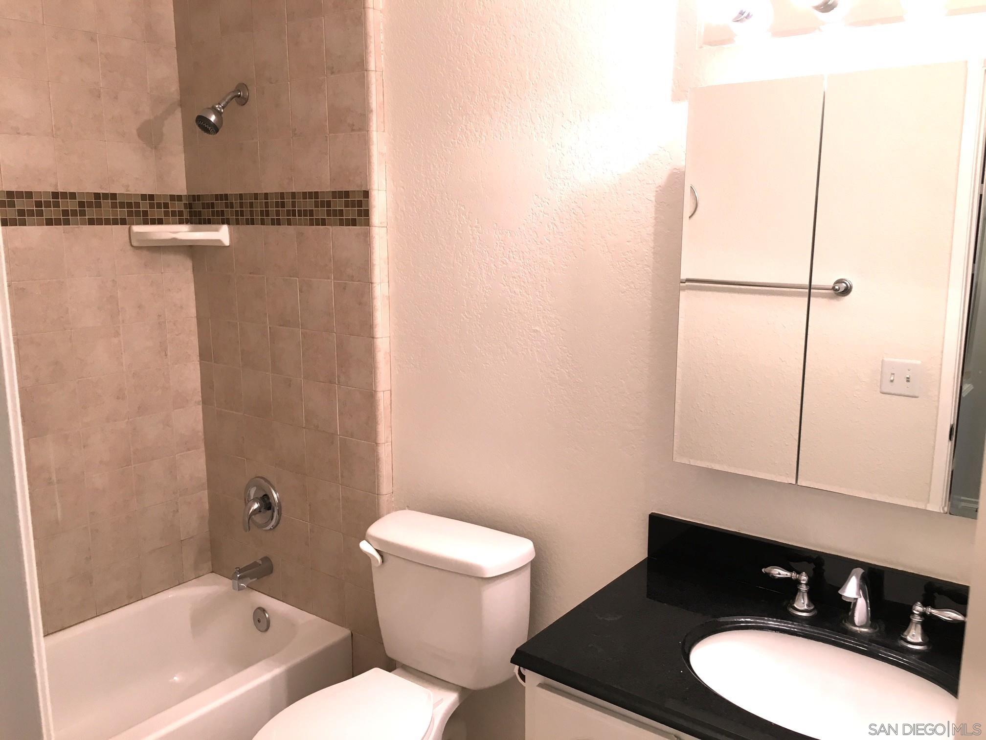Detail Gallery Image 9 of 14 For 1009 S Sunshine  #B,  El Cajon,  CA 92020 - 1 Beds | 1 Baths