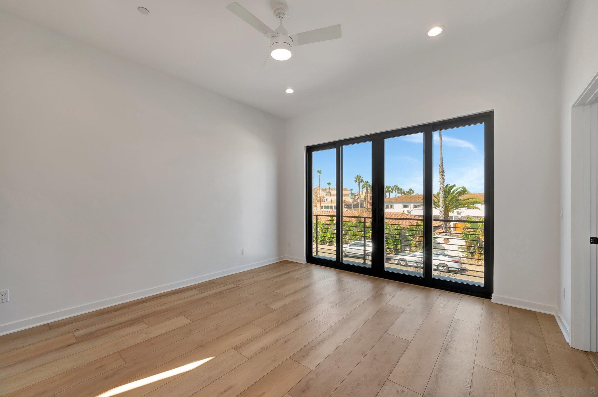 Detail Gallery Image 11 of 52 For 109  Daisy Ave, Imperial Beach,  CA 91932 - 3 Beds | 3/1 Baths