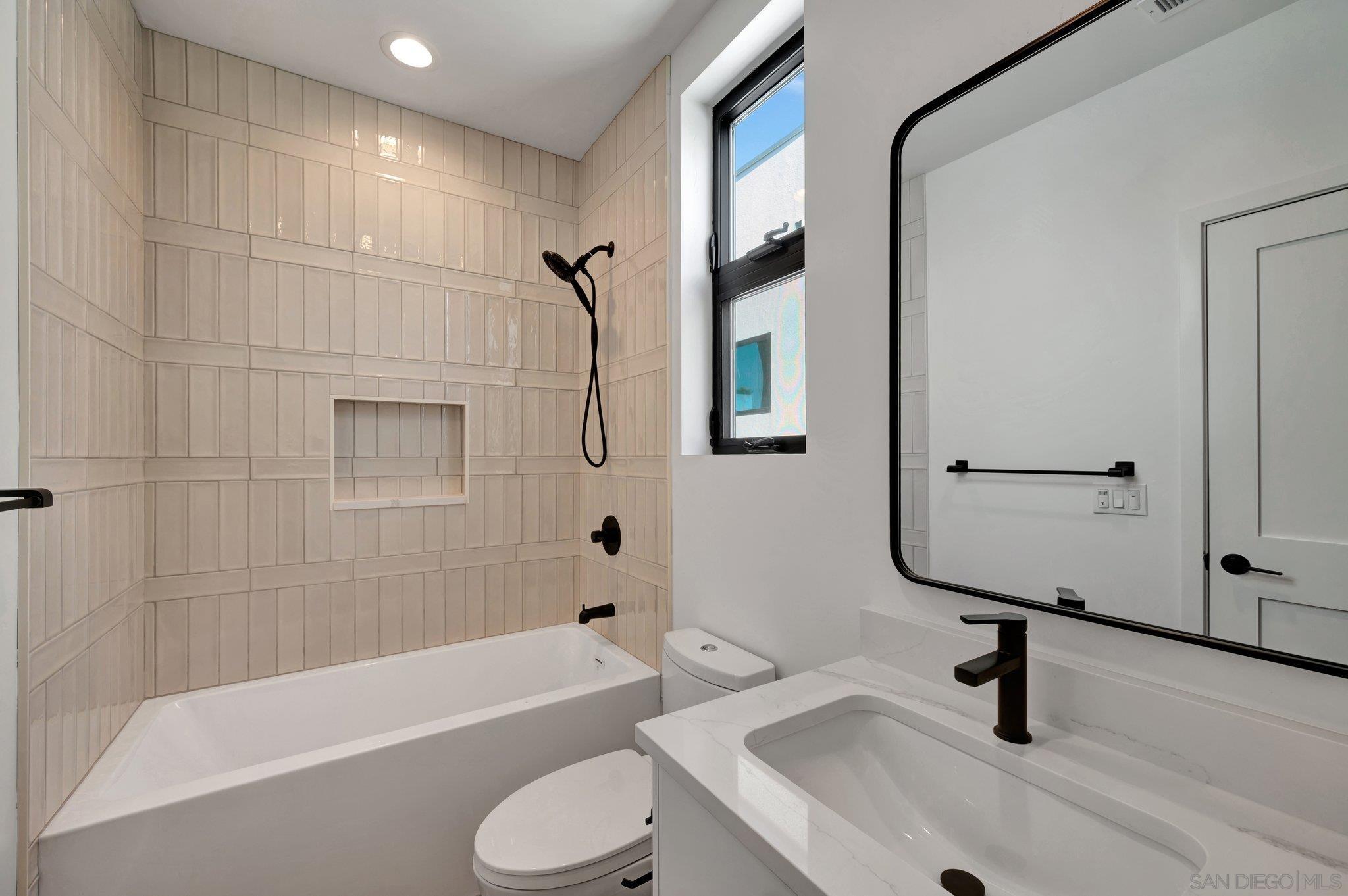 Detail Gallery Image 14 of 52 For 109  Daisy Ave, Imperial Beach,  CA 91932 - 3 Beds | 3/1 Baths