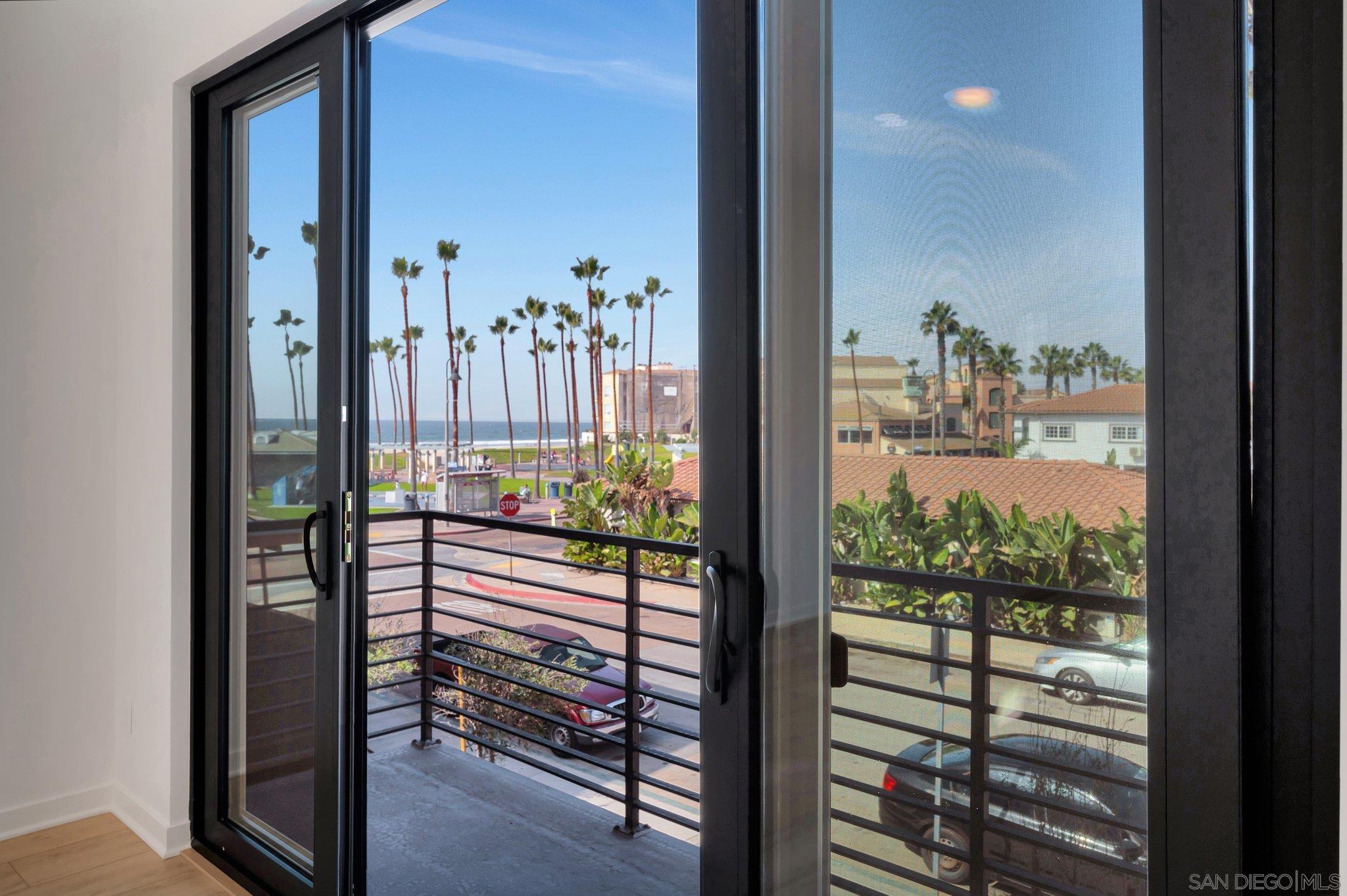 Detail Gallery Image 23 of 52 For 109  Daisy Ave, Imperial Beach,  CA 91932 - 3 Beds | 3/1 Baths