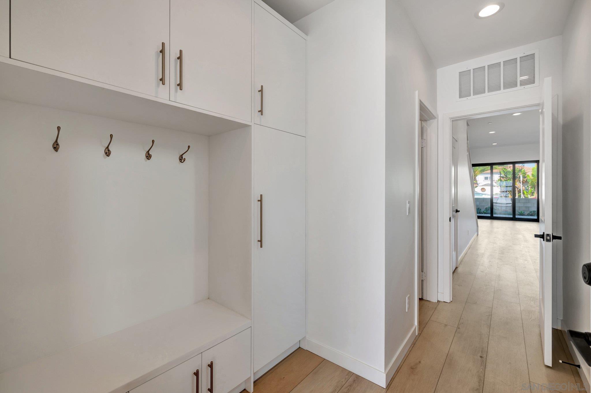 Detail Gallery Image 32 of 52 For 109  Daisy Ave, Imperial Beach,  CA 91932 - 3 Beds | 3/1 Baths