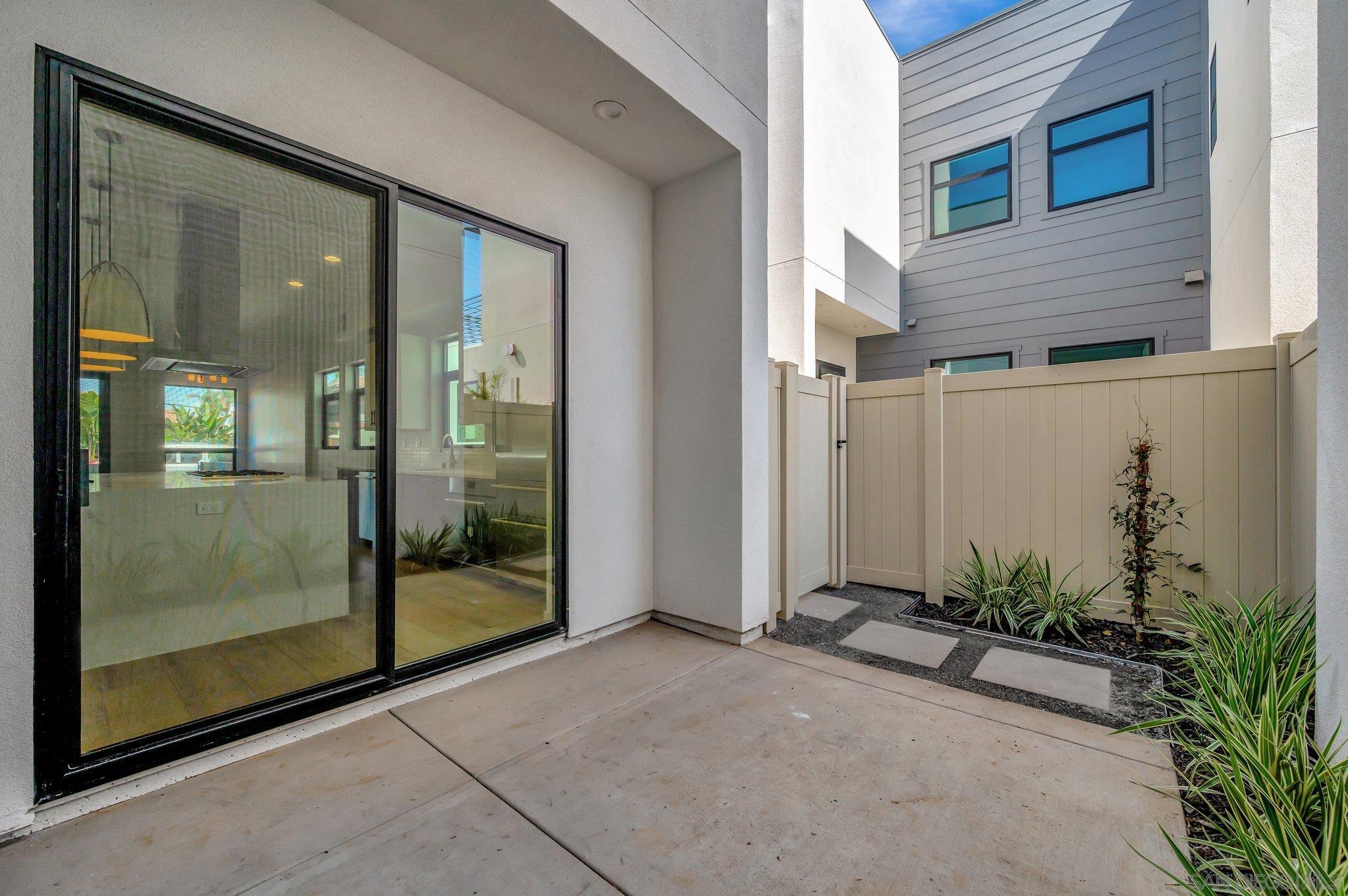 Detail Gallery Image 35 of 52 For 109  Daisy Ave, Imperial Beach,  CA 91932 - 3 Beds | 3/1 Baths