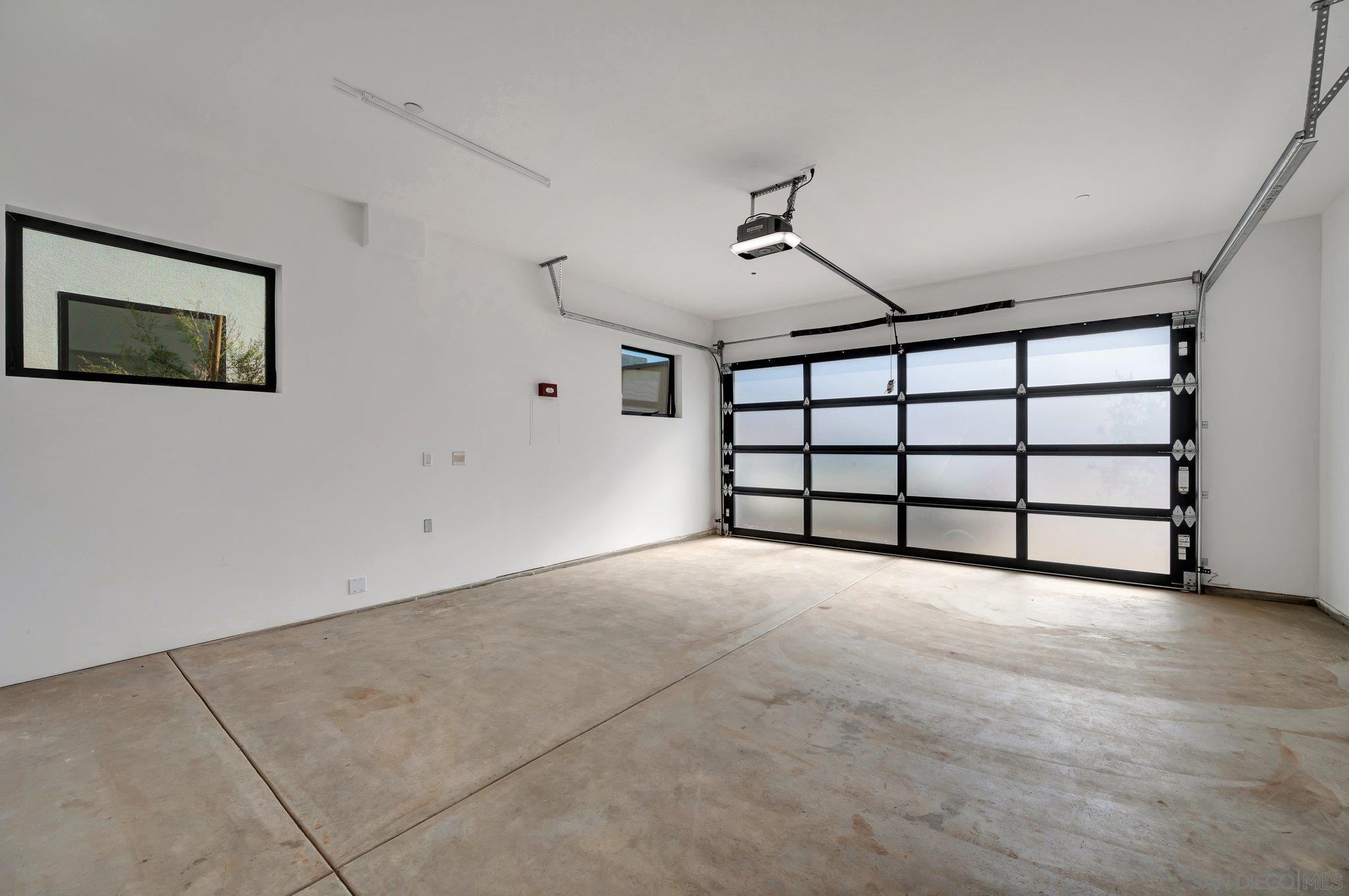 Detail Gallery Image 39 of 52 For 109  Daisy Ave, Imperial Beach,  CA 91932 - 3 Beds | 3/1 Baths