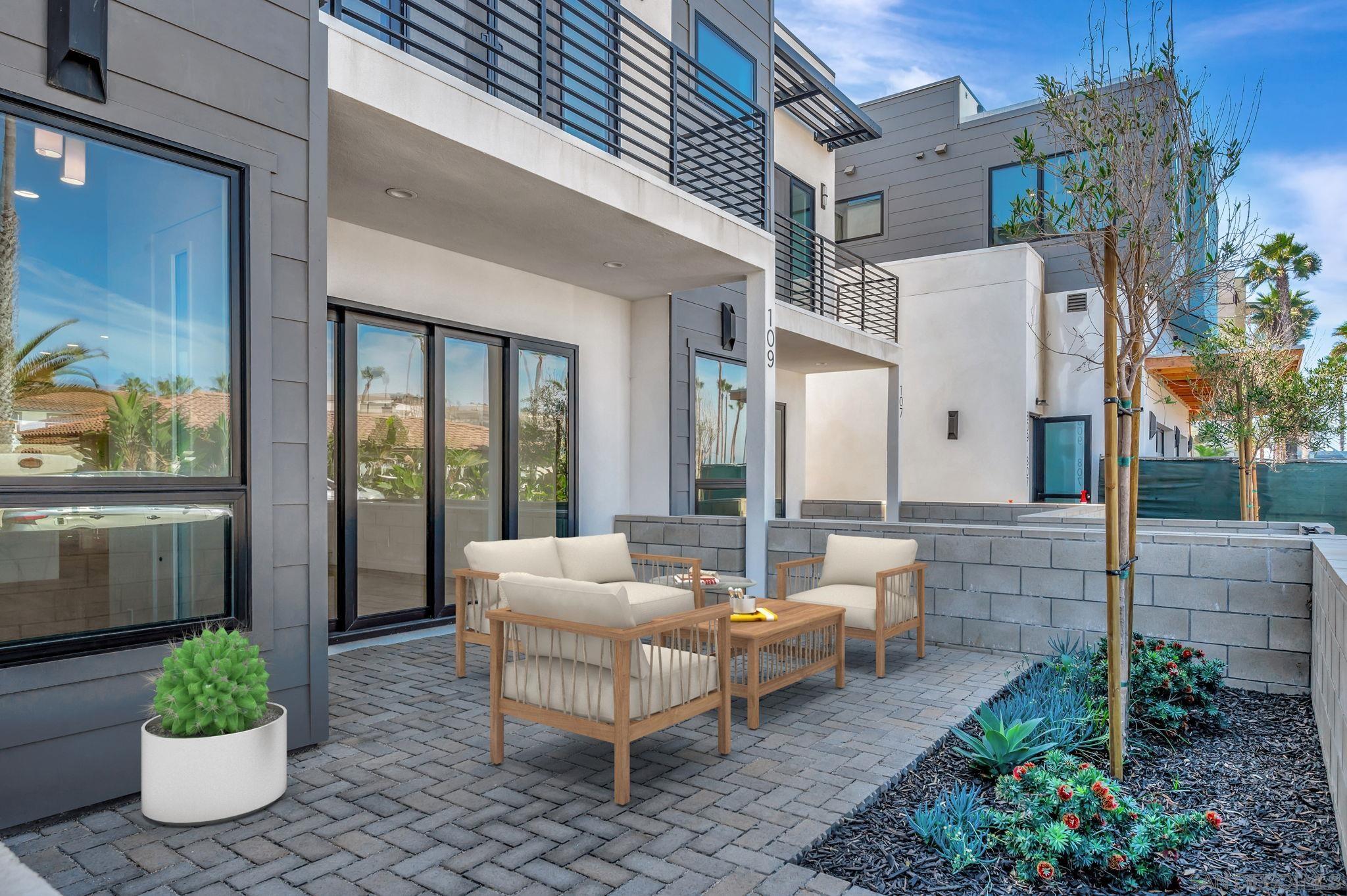 Detail Gallery Image 5 of 52 For 109  Daisy Ave, Imperial Beach,  CA 91932 - 3 Beds | 3/1 Baths