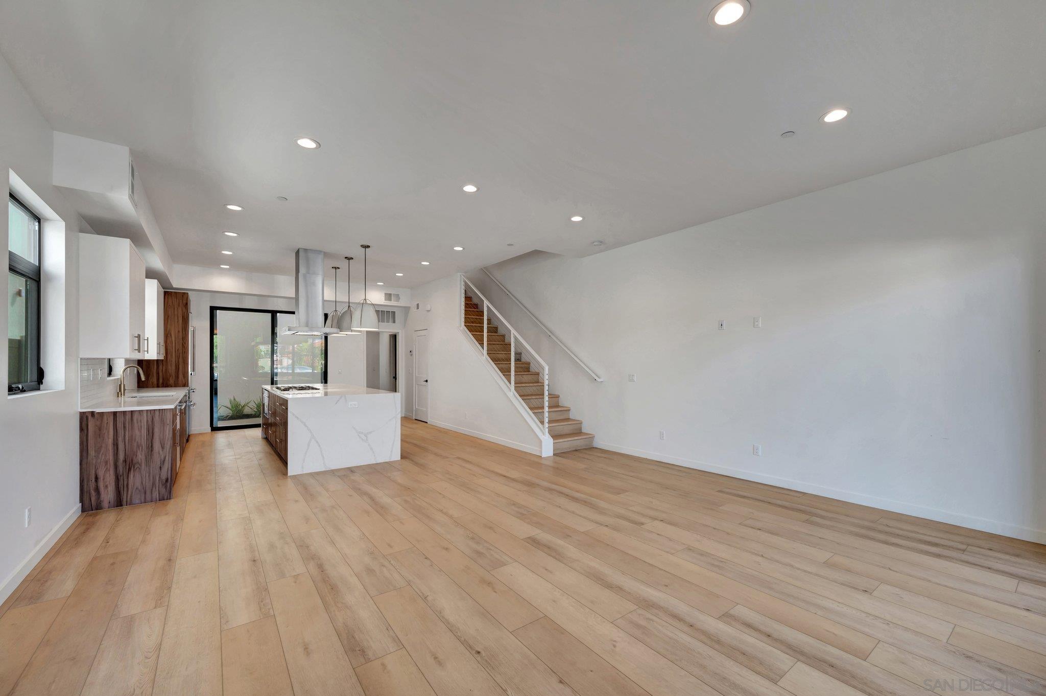 Detail Gallery Image 9 of 52 For 109  Daisy Ave, Imperial Beach,  CA 91932 - 3 Beds | 3/1 Baths