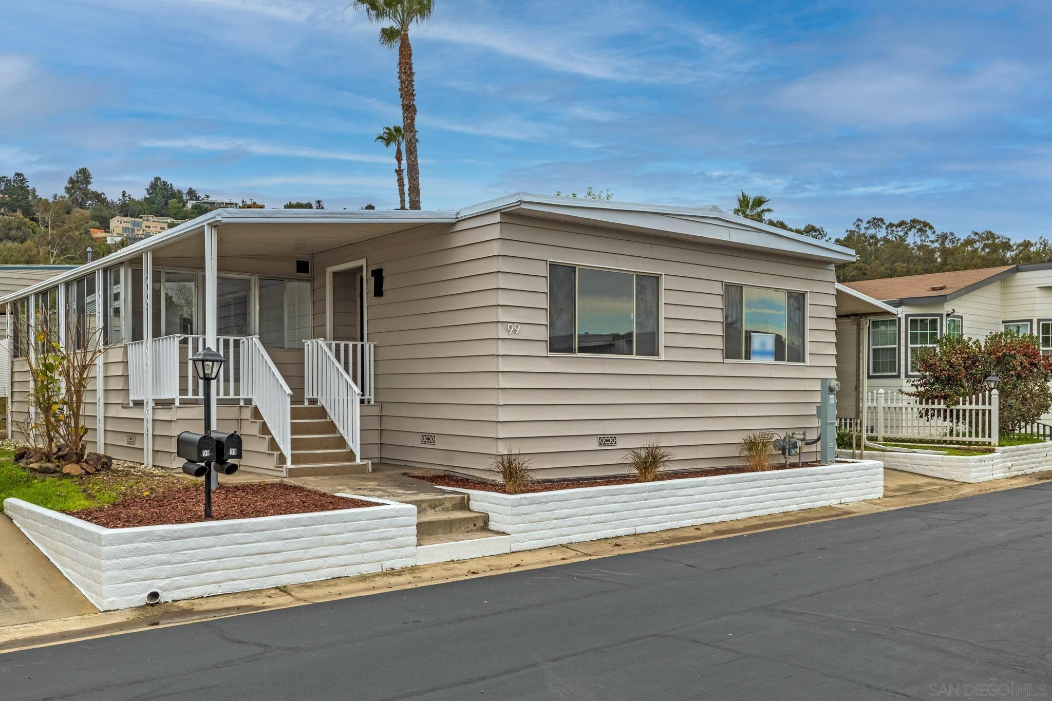 Front Image Thumbnail for SD2600817