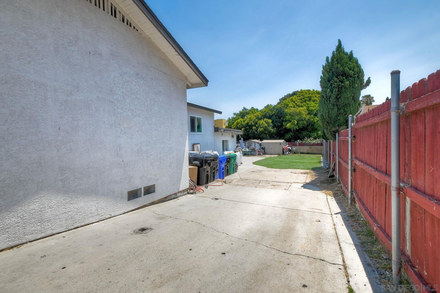 Detail Gallery Image 11 of 29 For 325  Gloria St, San Diego,  CA 92113 - 3 Beds | 2 Baths