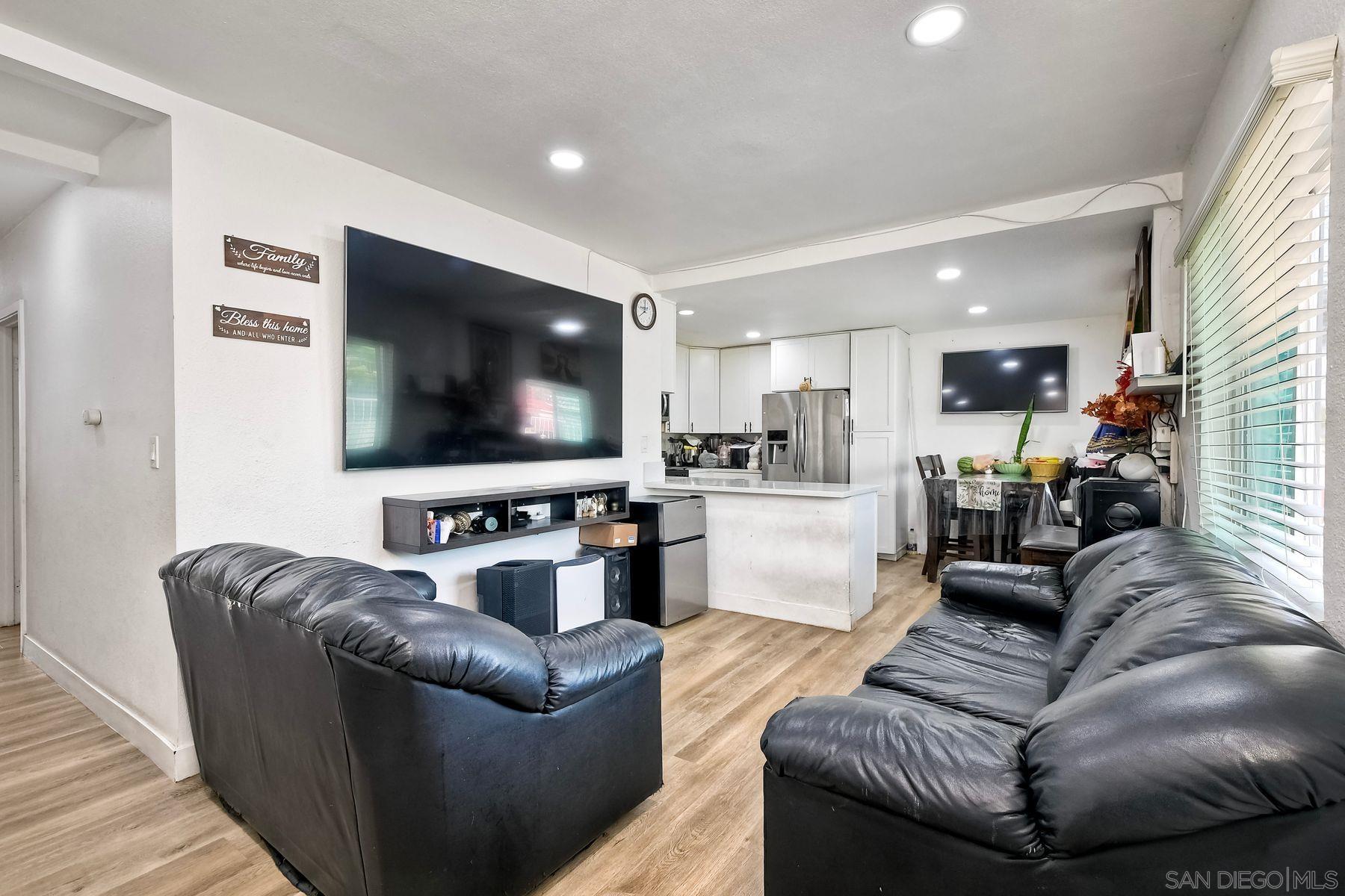 Detail Gallery Image 13 of 29 For 325  Gloria St, San Diego,  CA 92113 - 3 Beds | 2 Baths