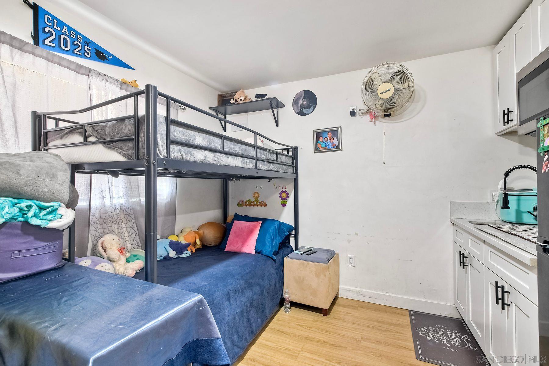 Detail Gallery Image 21 of 29 For 325  Gloria St, San Diego,  CA 92113 - 3 Beds | 2 Baths