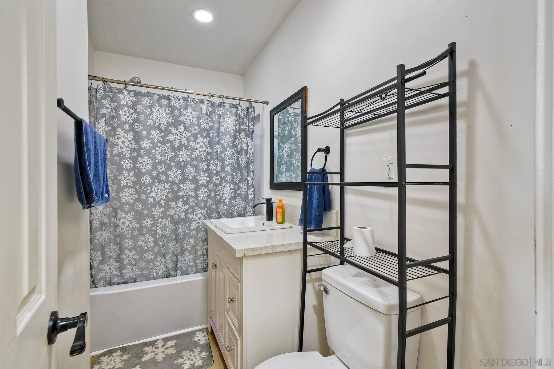 Detail Gallery Image 22 of 29 For 325  Gloria St, San Diego,  CA 92113 - 3 Beds | 2 Baths