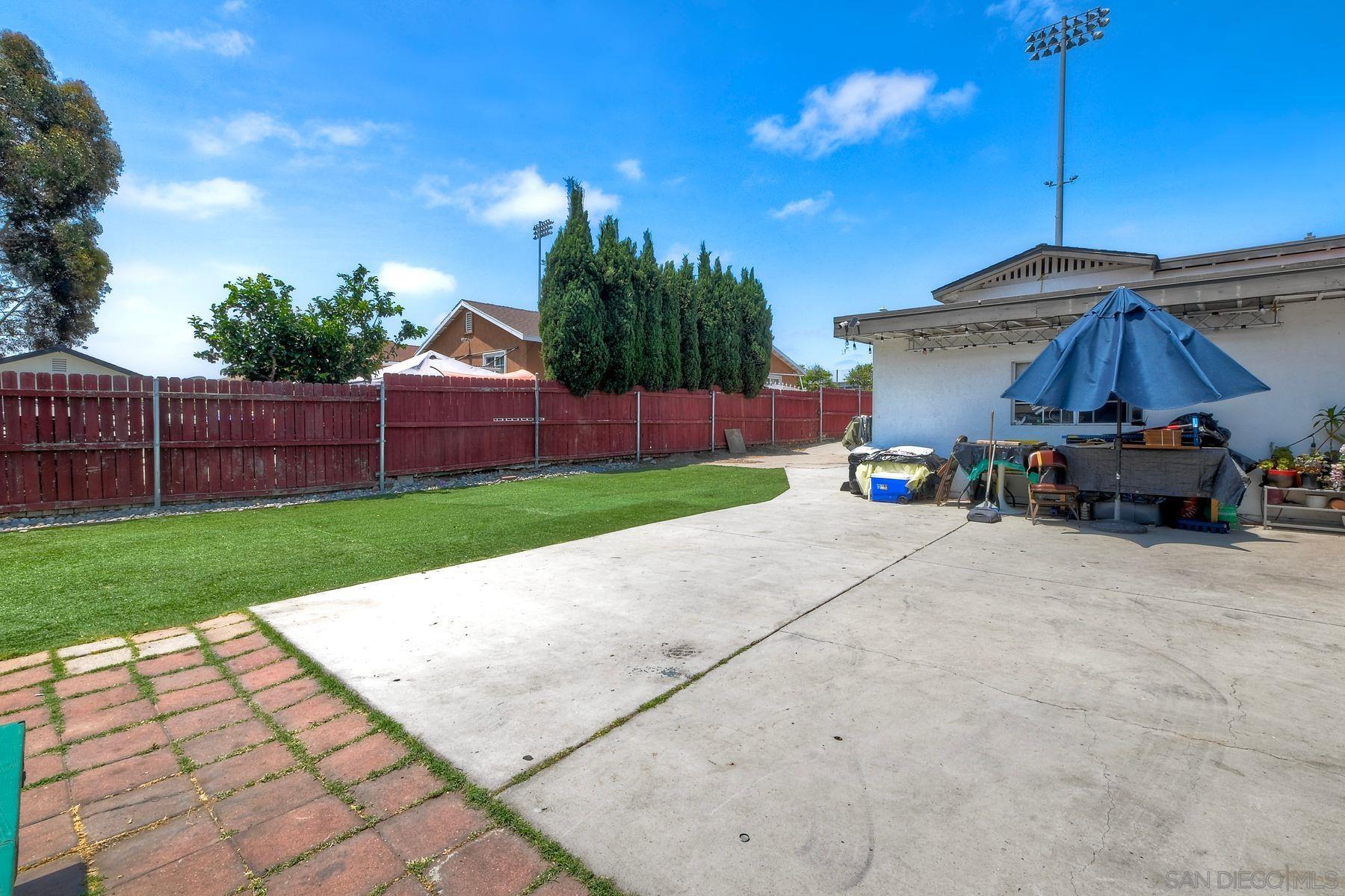 Detail Gallery Image 7 of 29 For 325  Gloria St, San Diego,  CA 92113 - 3 Beds | 2 Baths